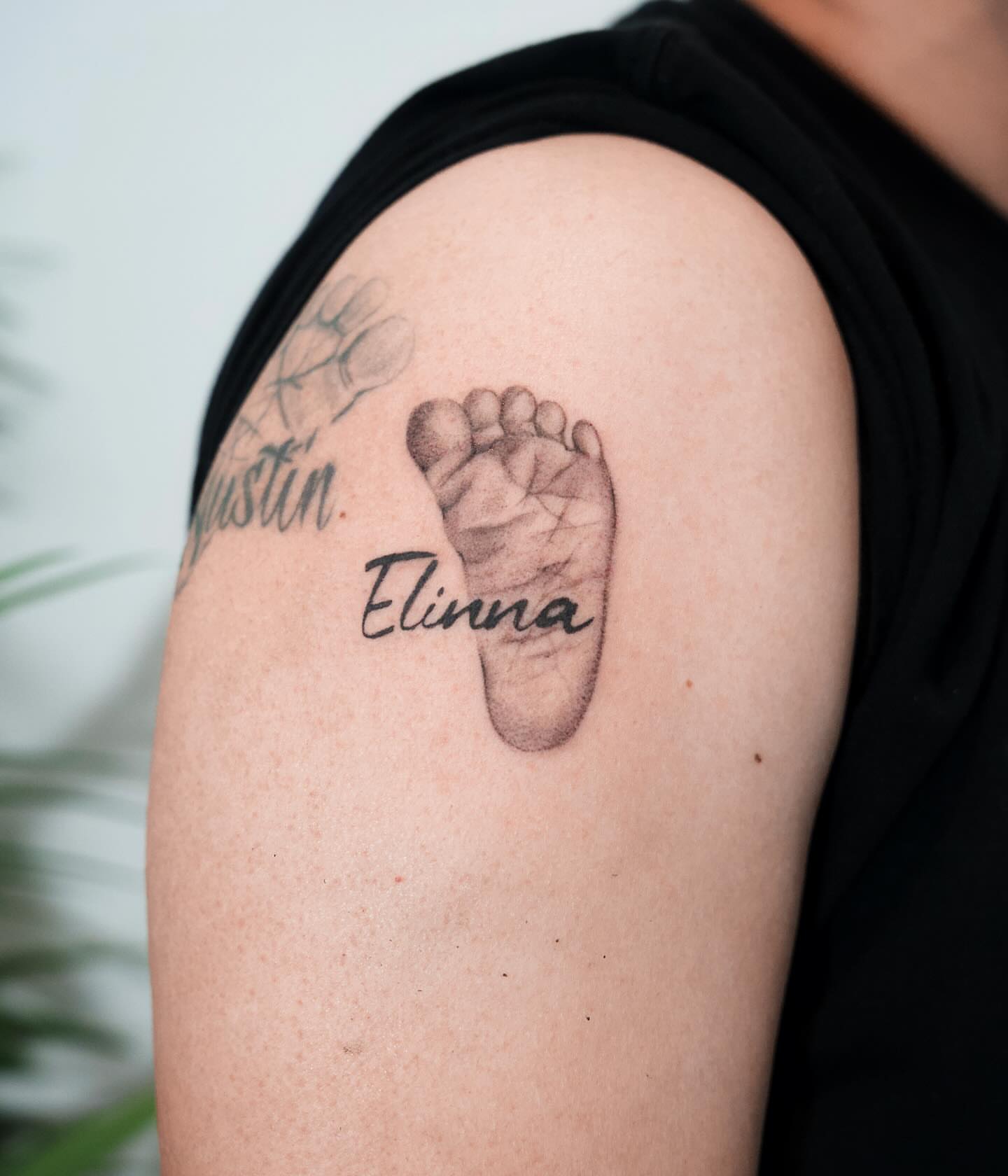 Tattoo by @tattooist_lionel β dotwork