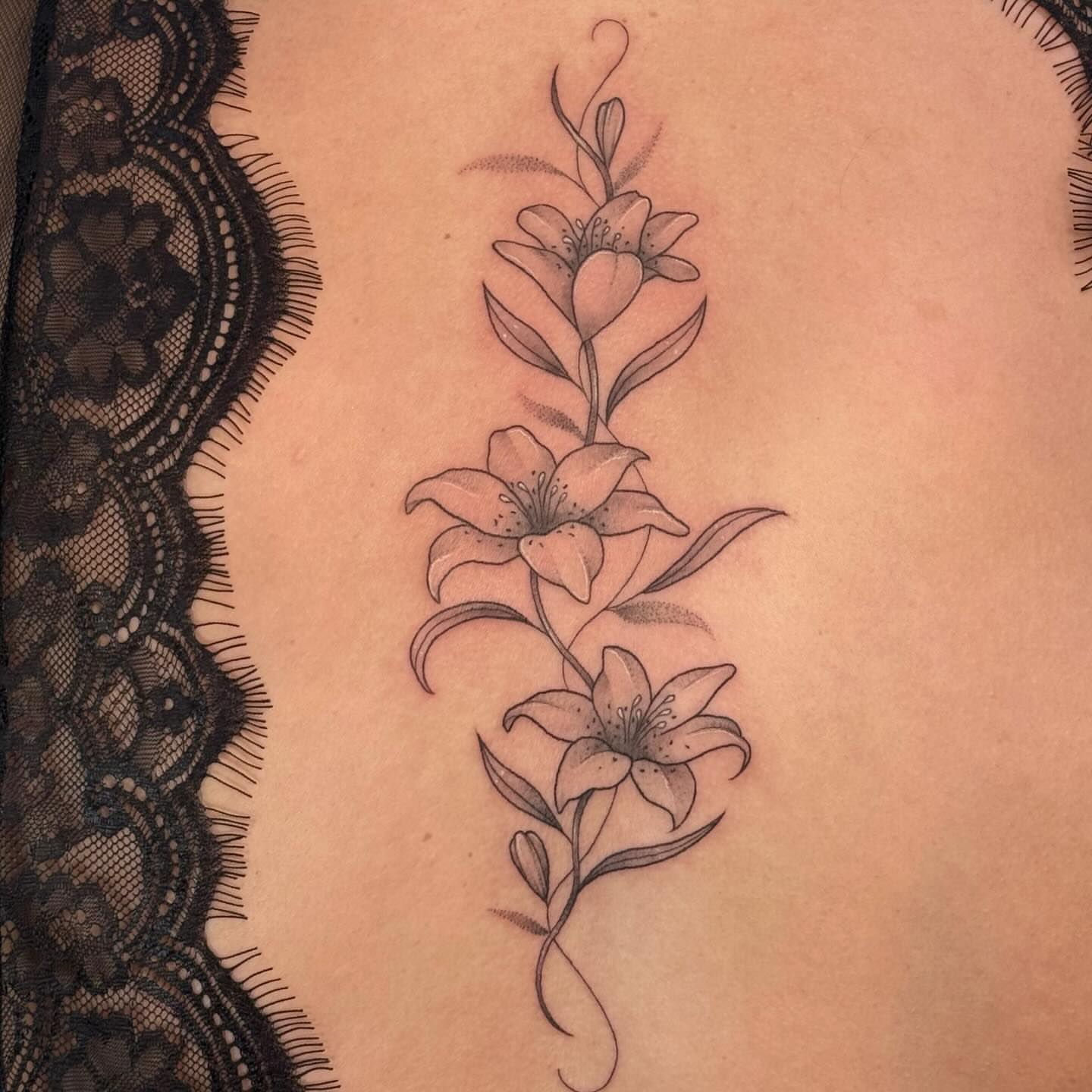 Tattoo by @inkbyleah_ — black_and_grey