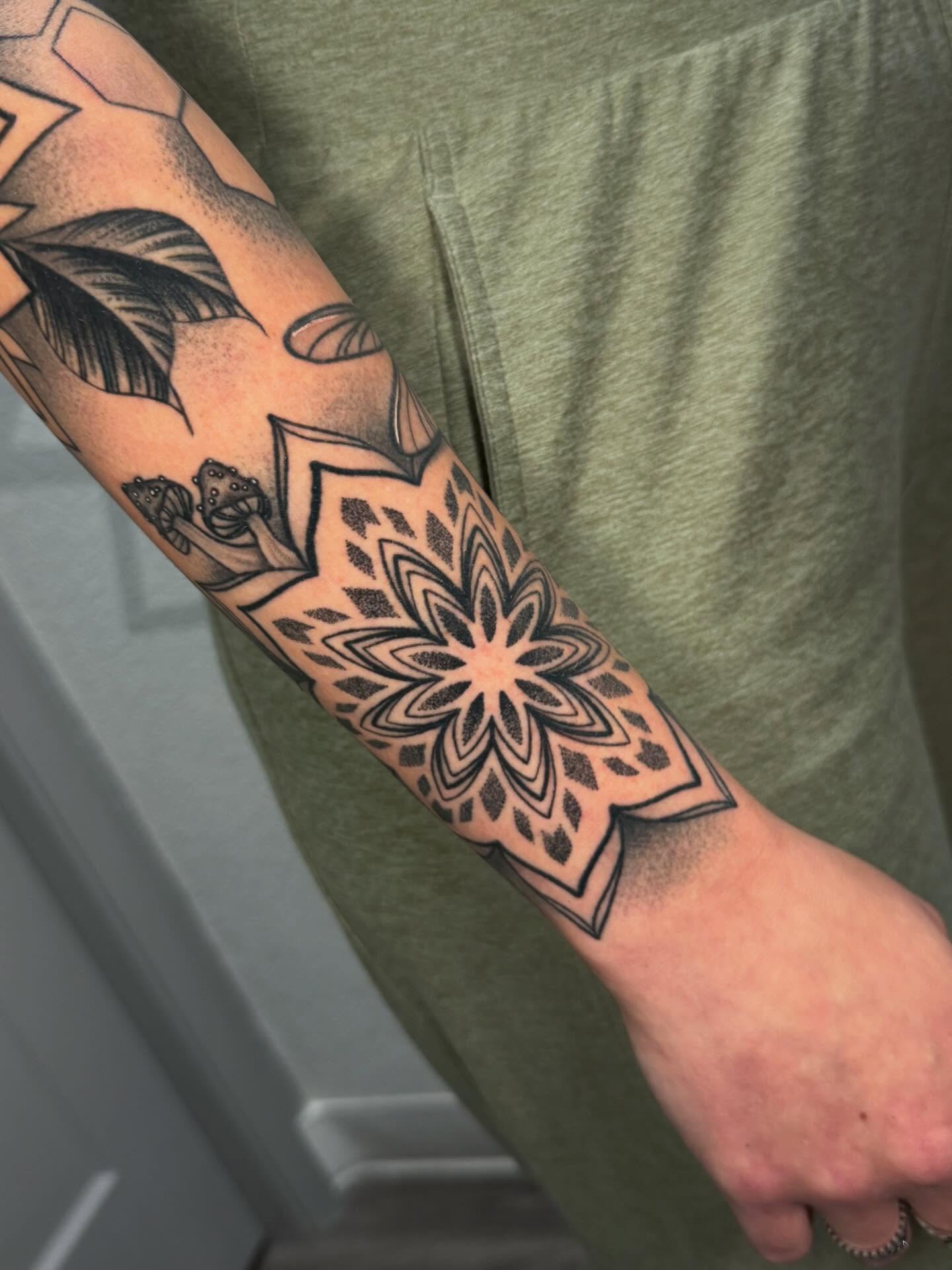Mandala dotwork tattoo on the forearm by Las Vegas Tattoo Artist, Las Vegas, Nevada