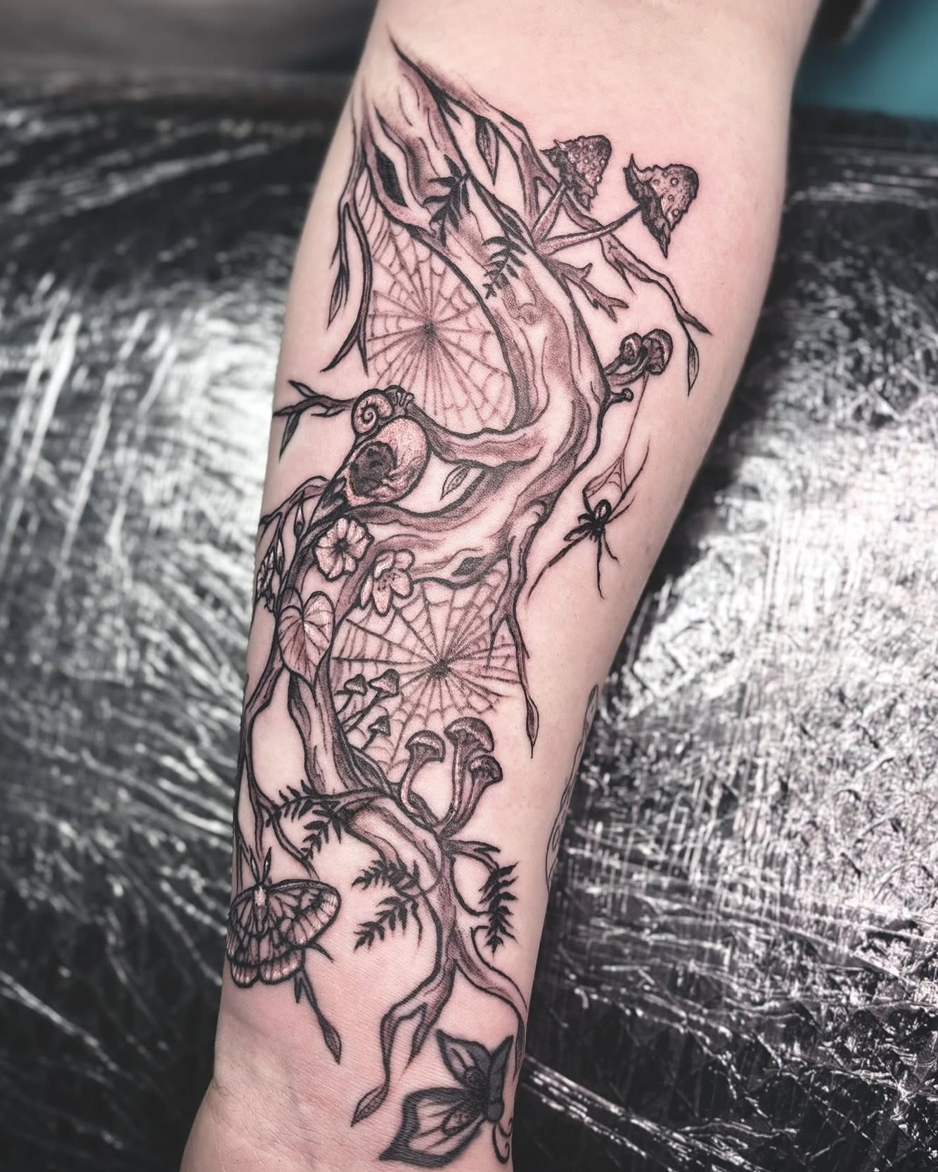 Tattoo by @ciarahofmeisterink — black_and_grey, dotwork