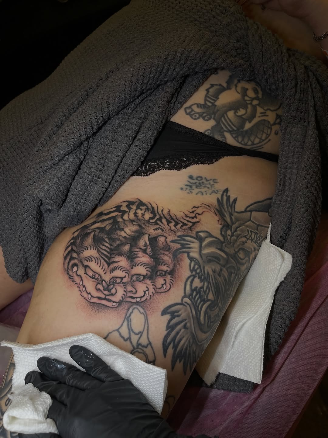 Tattoo by @cecimeseed — japanese_irezumi, black_and_grey