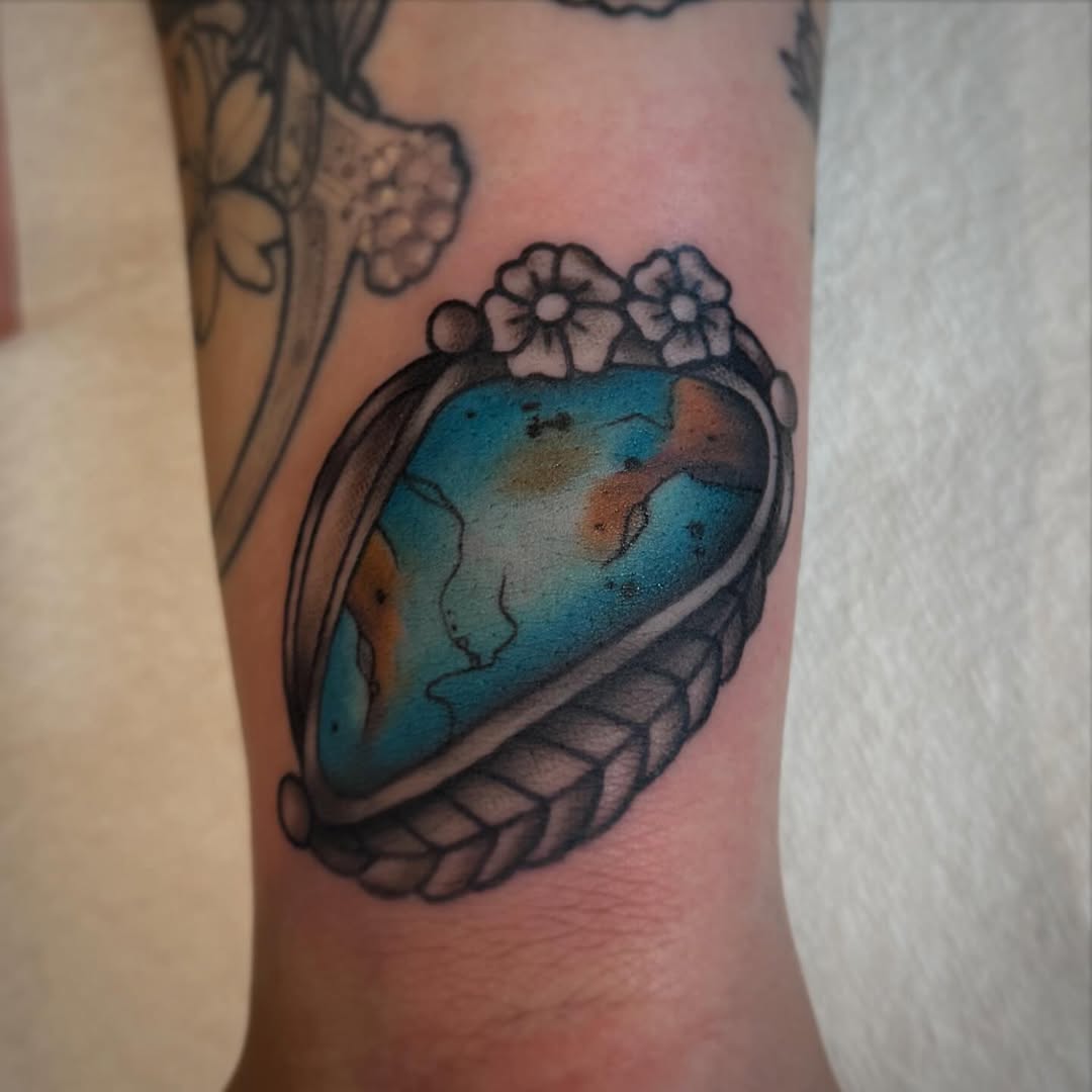Tattoo by @mindy_fach_tattoo — american_traditional, neo_traditional