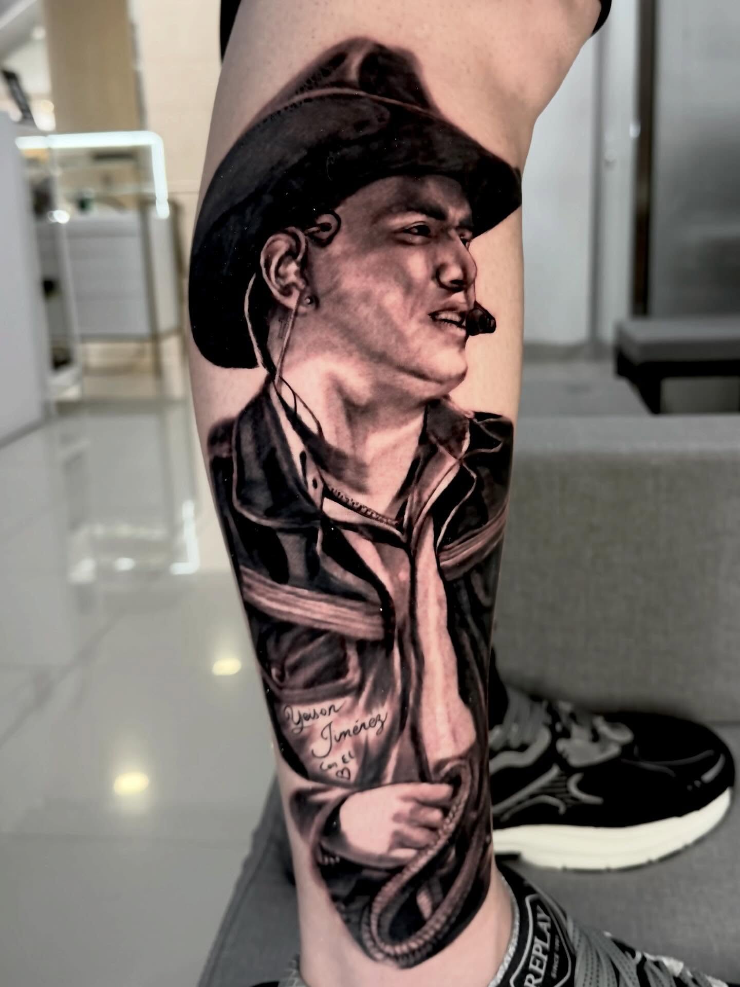Portrait of man realism tattoo on the forearm by Tattoo Medellin