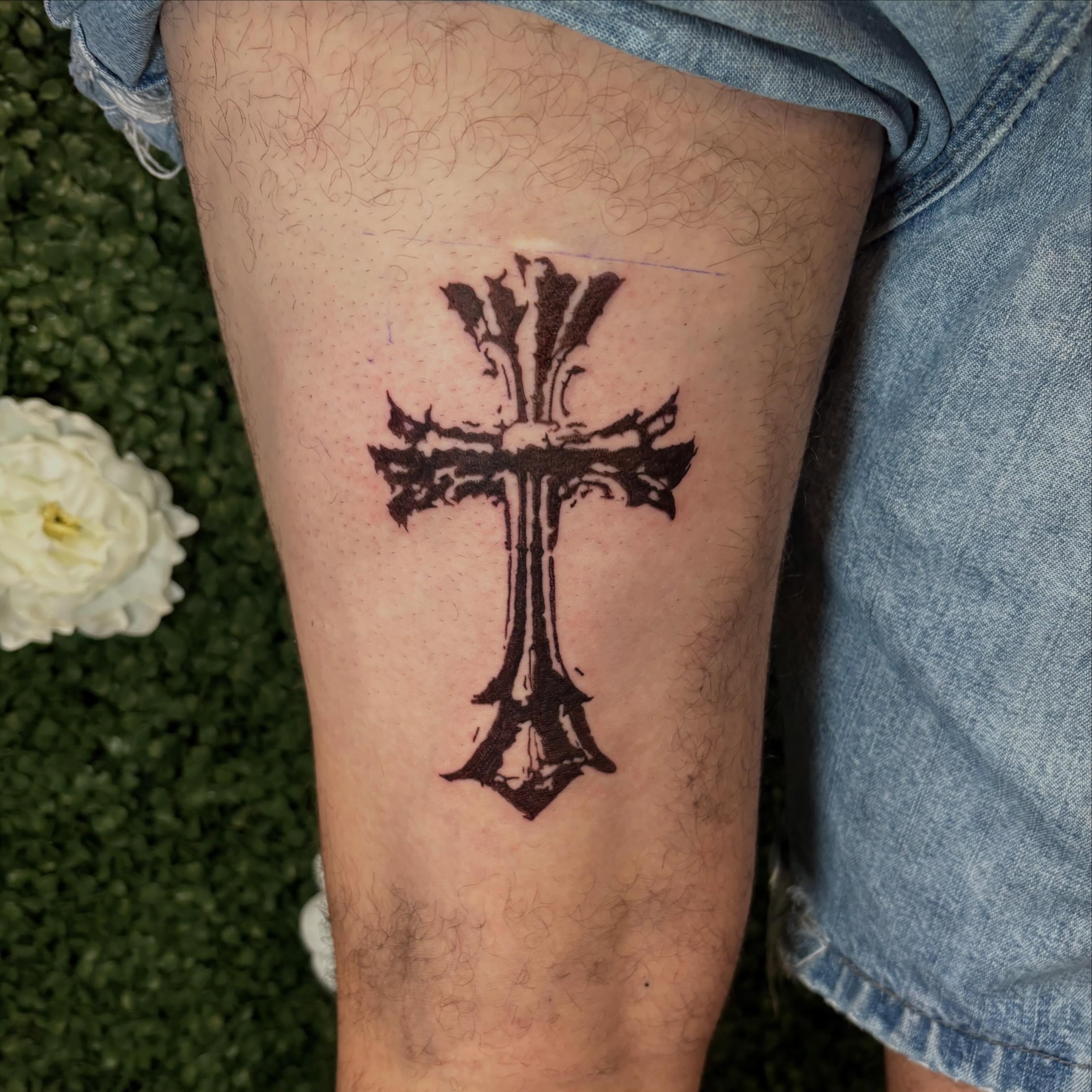 Tattoo by @andyrz_inkzzz — black_and_grey