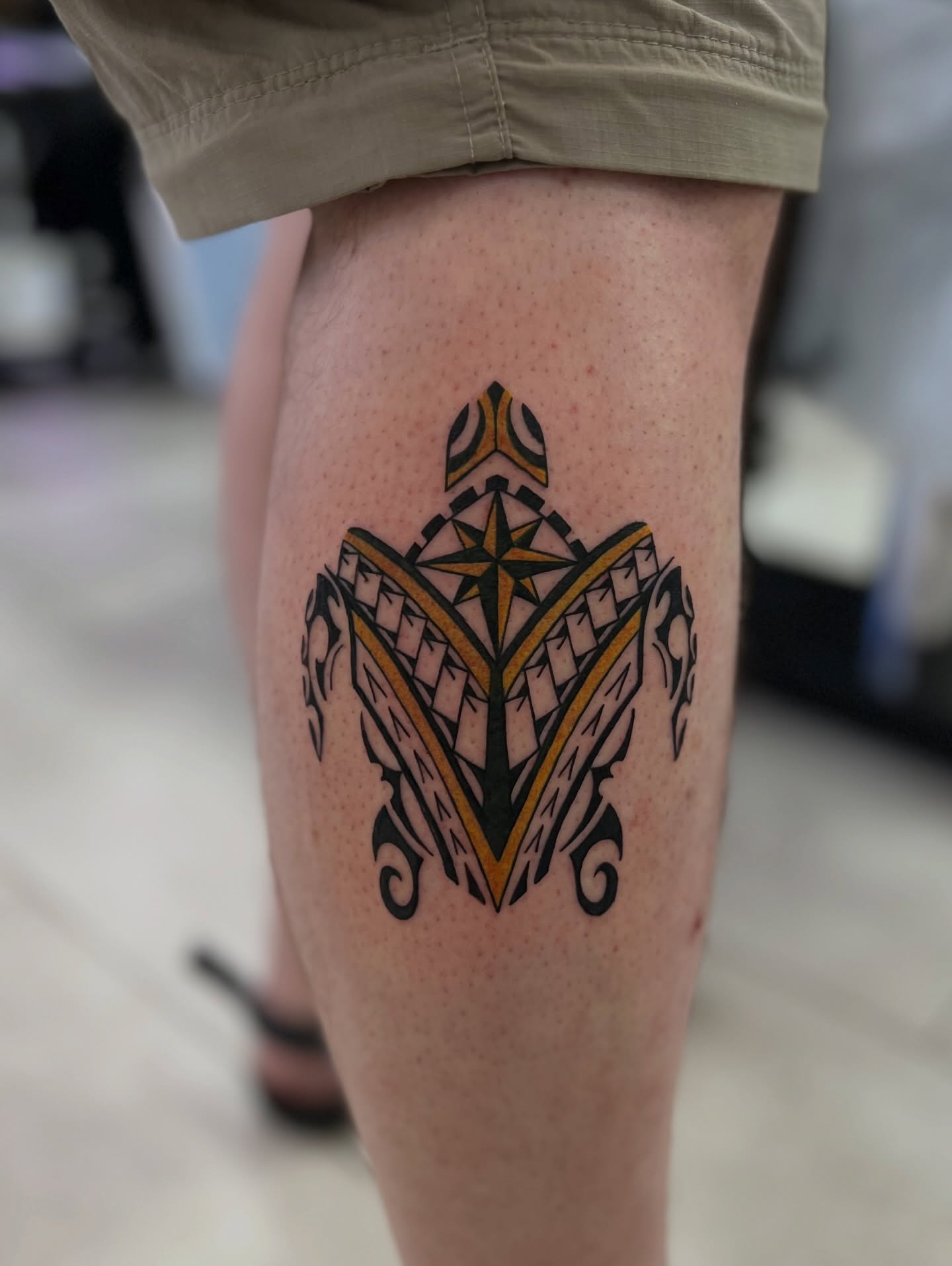 Tattoo by @godlikeadog โ geometric