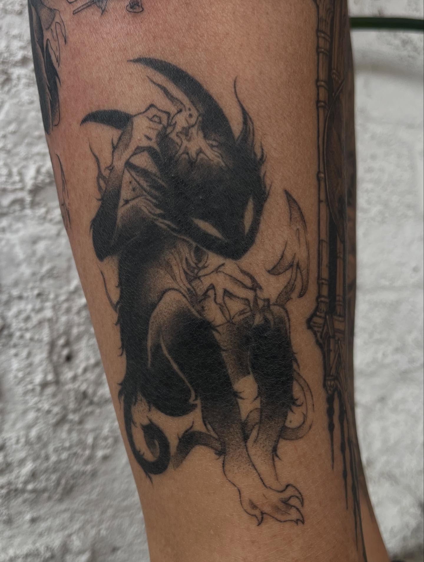 Tattoo by @apriljaytattoo — black_and_grey