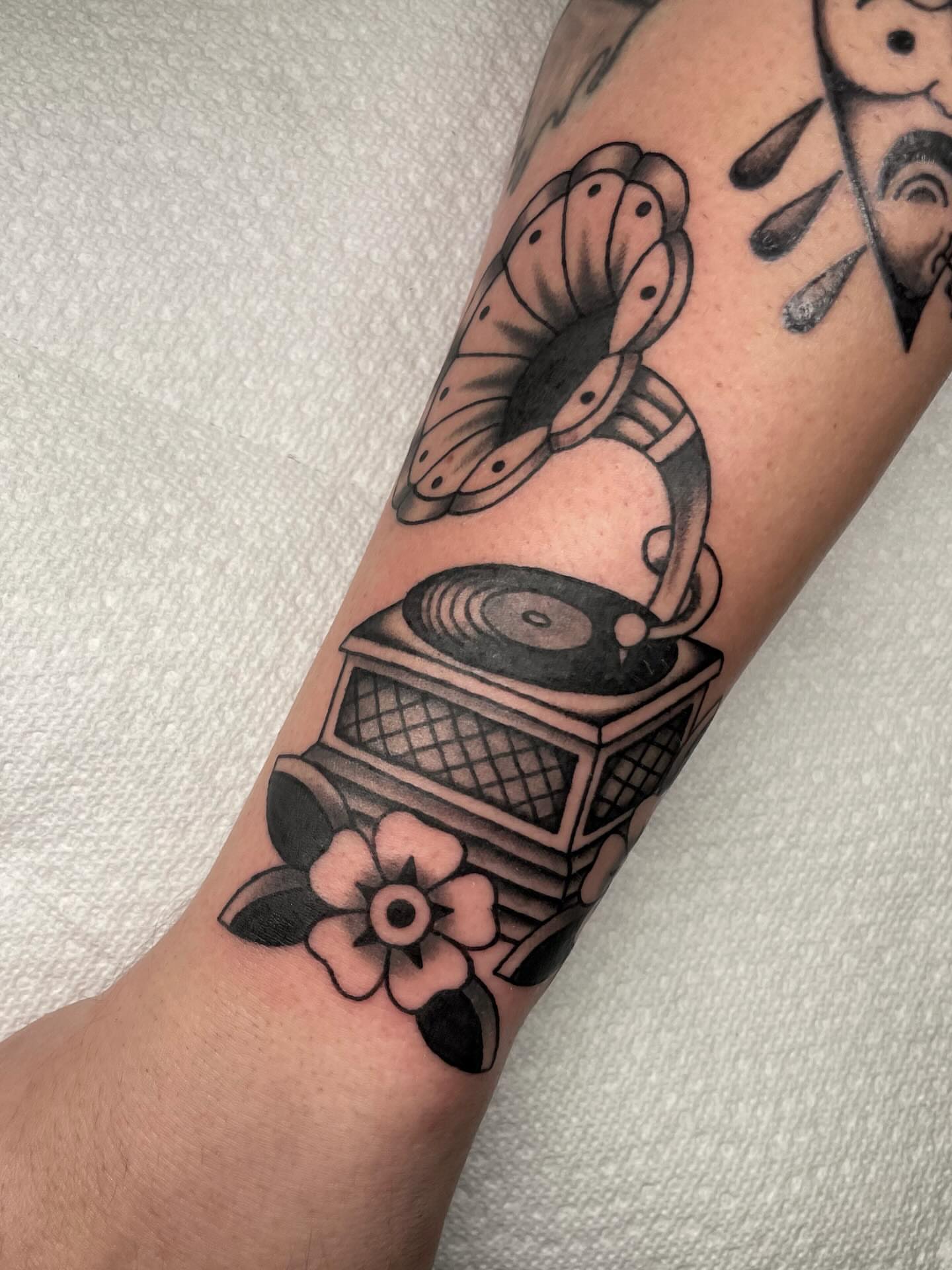 Tattoo by @toniaraye_tattoo — american_traditional