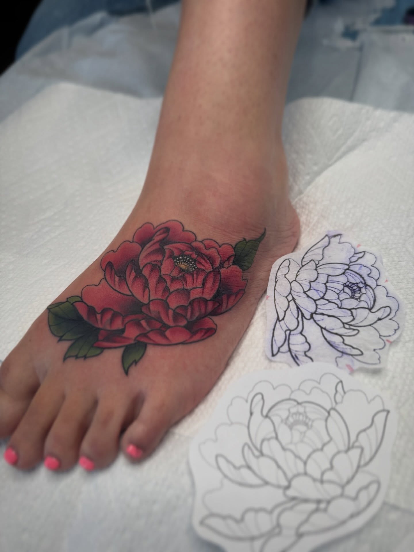 Peony American traditional tattoo on the foot by Alisa (Li) Affatato ๐ผ