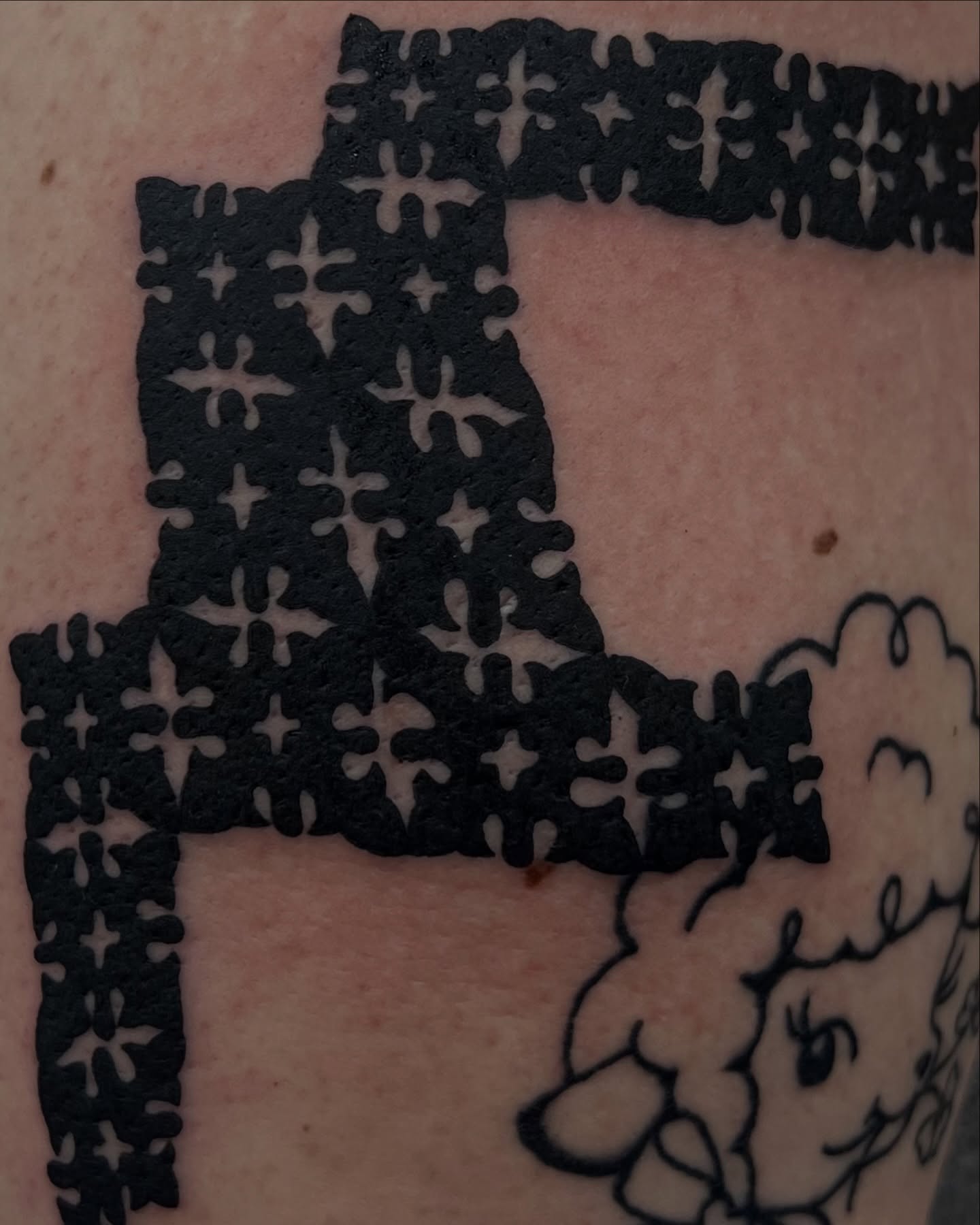 Tattoo by @onionrot — blackwork