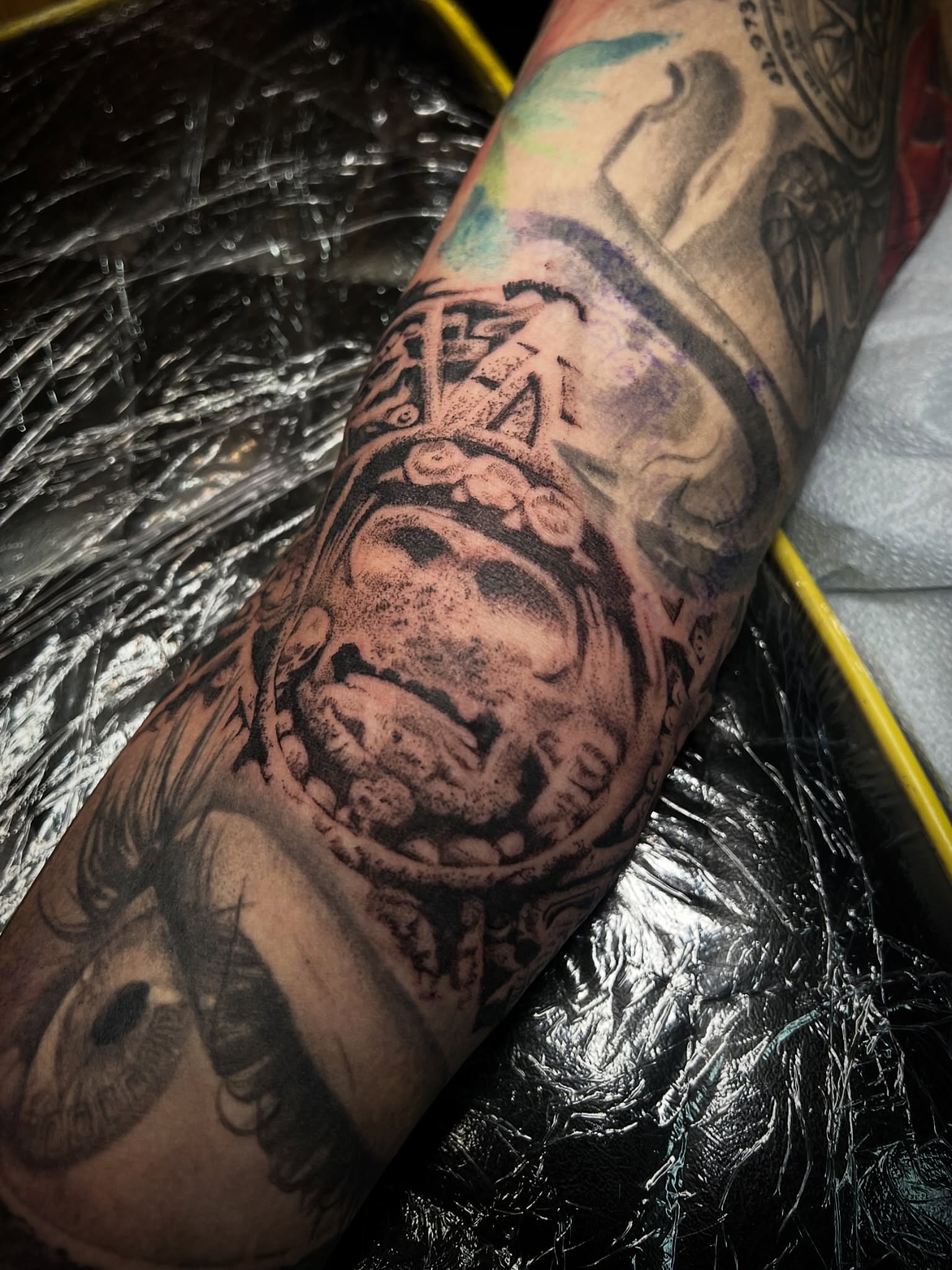 Tattoo by @osopolar_tattoos — dotwork, realism