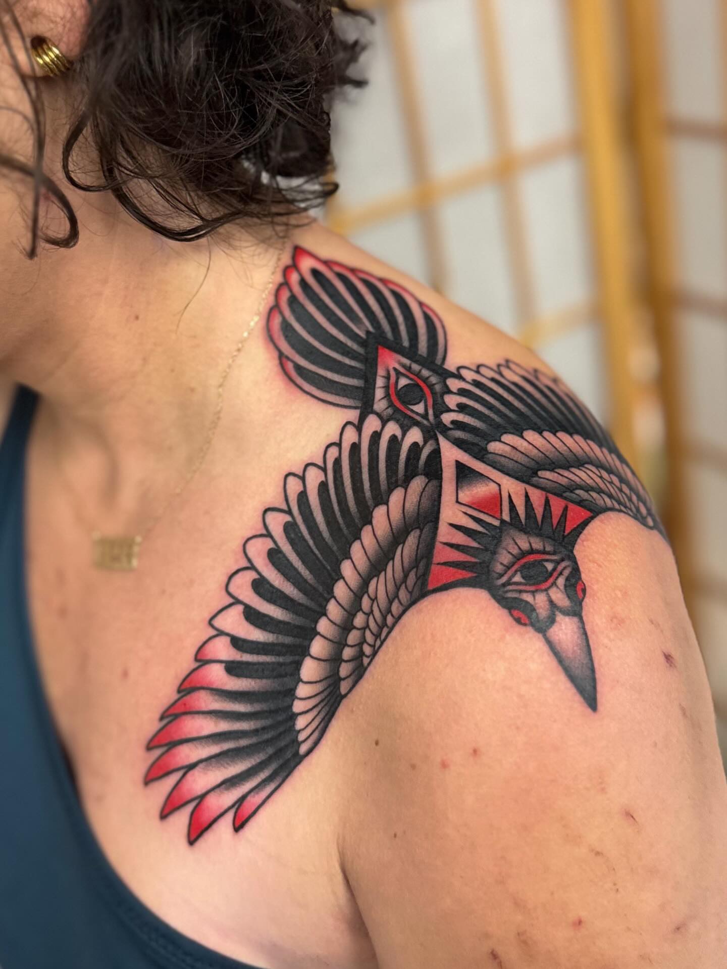 Crow American traditional tattoo on the shoulder by ⚔️ 𝕬𝖓𝖞𝖆 𝖁𝖎𝖈𝖙𝖔𝖗𝖎𝖆 ⚔️, Fairfax, Virginia