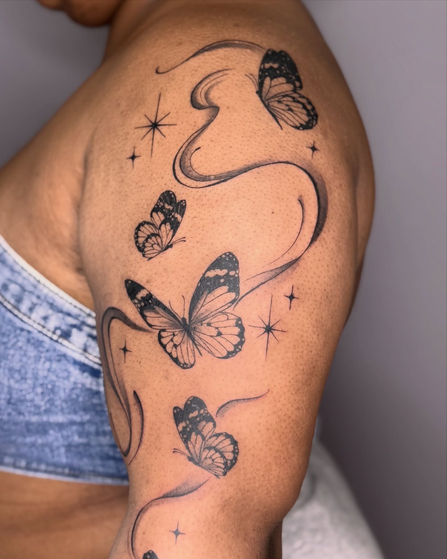 Tattoo by @suzycts — dotwork, black_and_grey