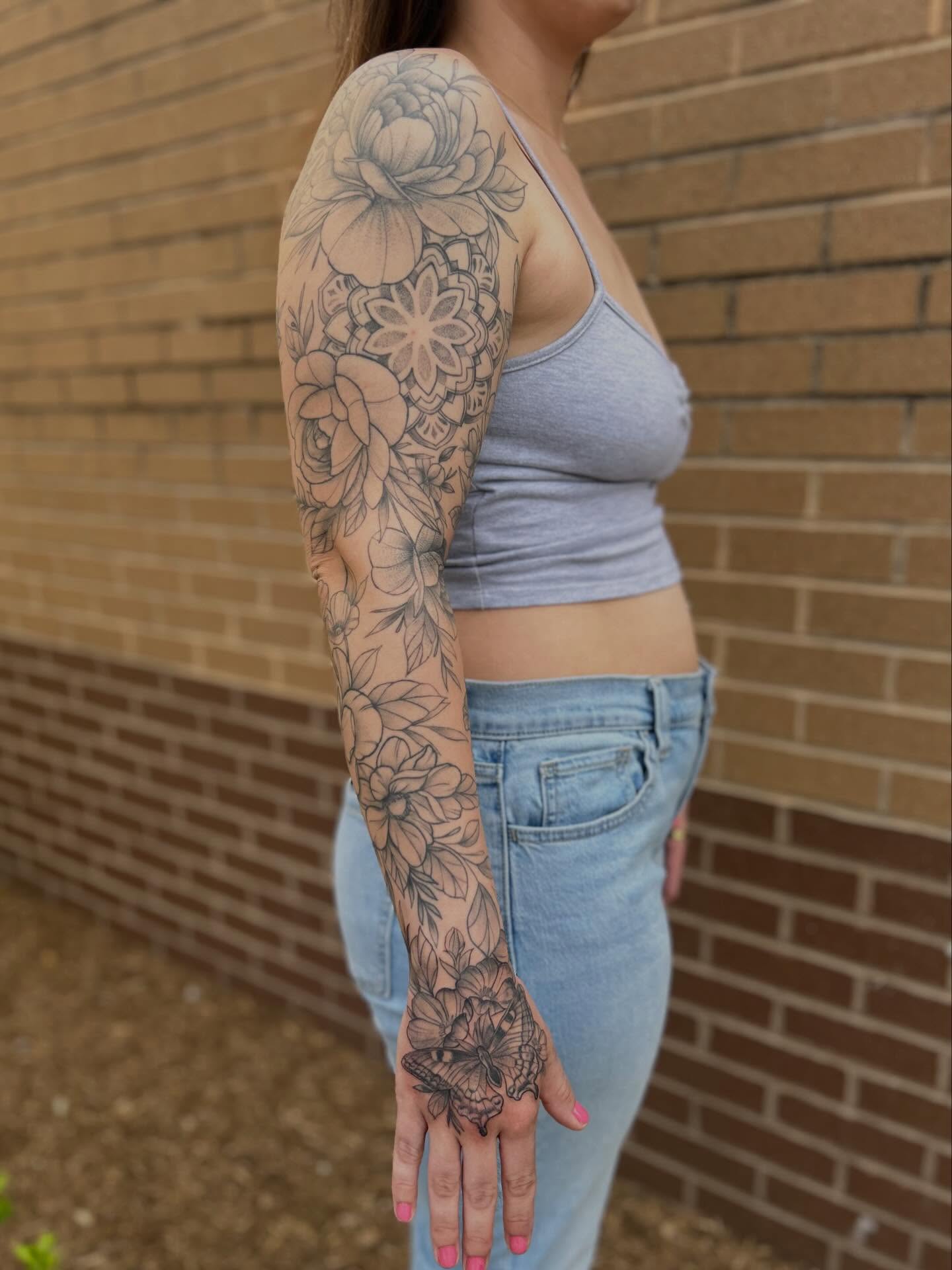 Tattoo by @samibattle — black_and_grey