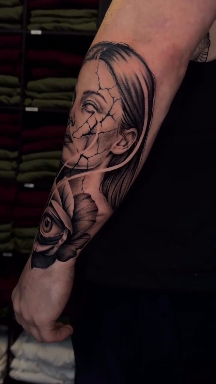 Tattoo by @arvay_tattoos — black_and_grey, realism