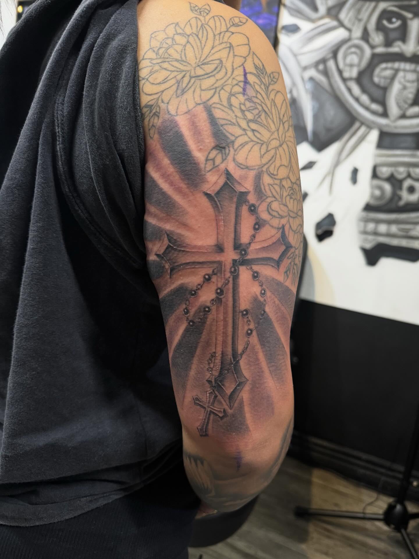 Tattoo by @serios_tat2s — black_and_grey