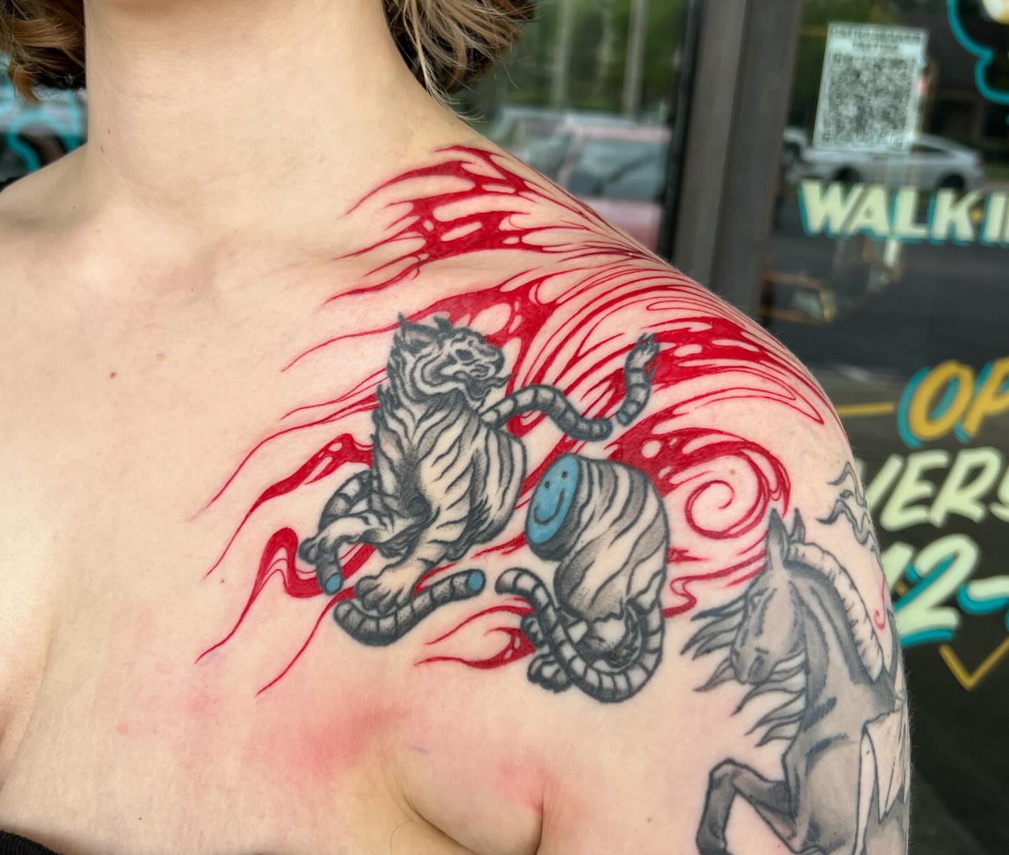 Tiger and horse japanese irezumi tattoo on the shoulder by Callie πͺ