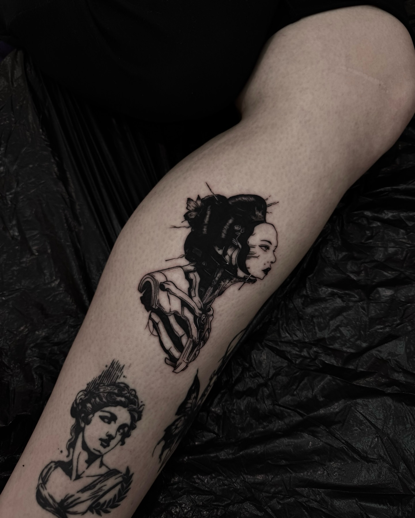 Geisha realism tattoo on the forearm by Blackwork Vamos