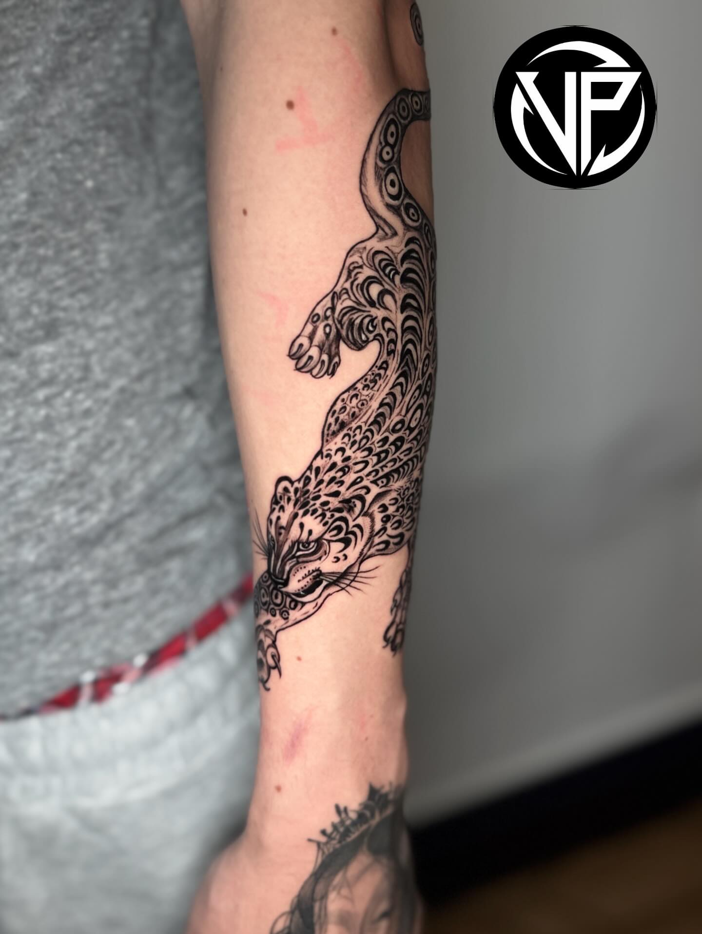 Tattoo by @vu.holistic — black_and_grey