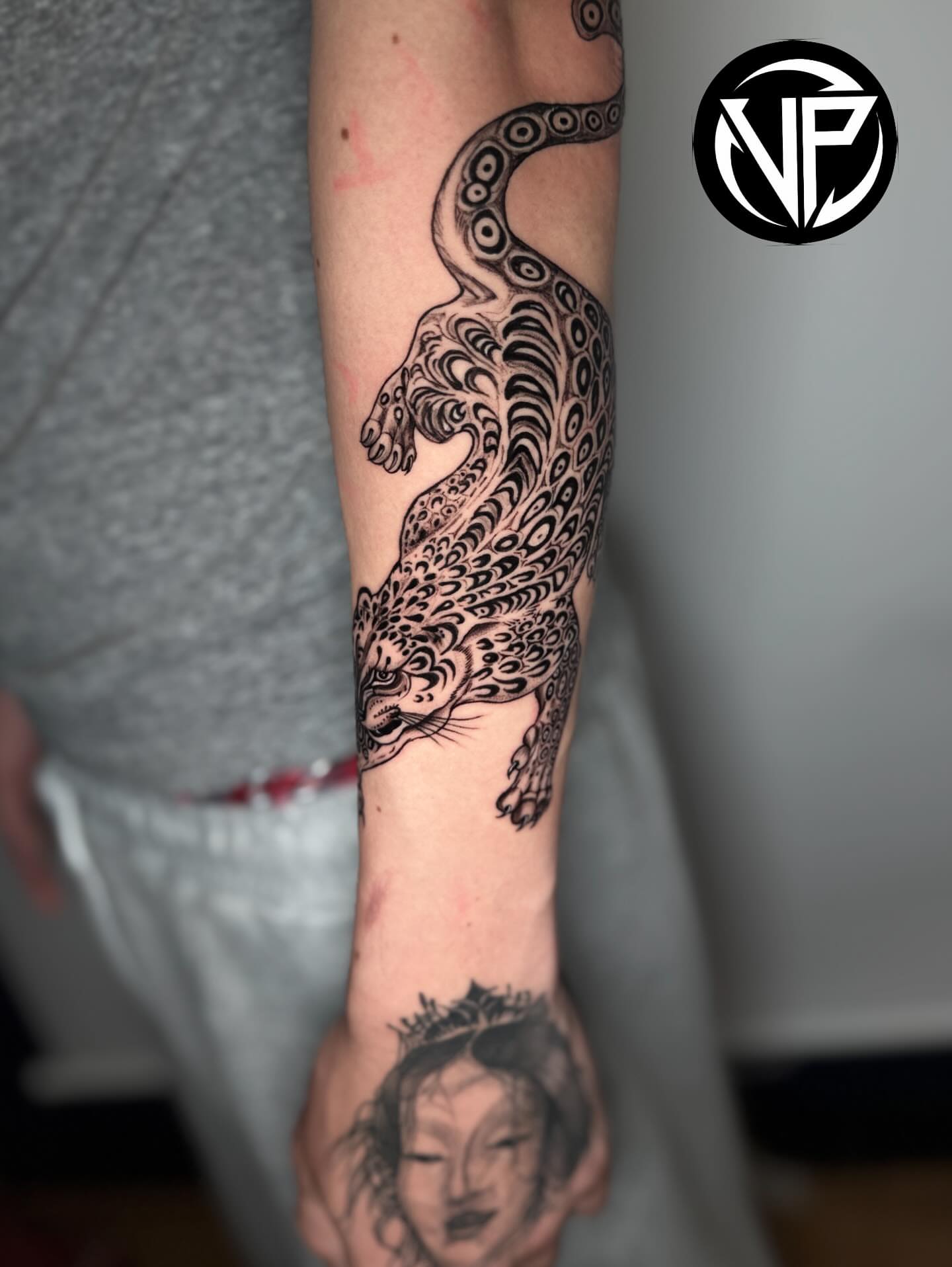 Tattoo by @vu.holistic — black_and_grey