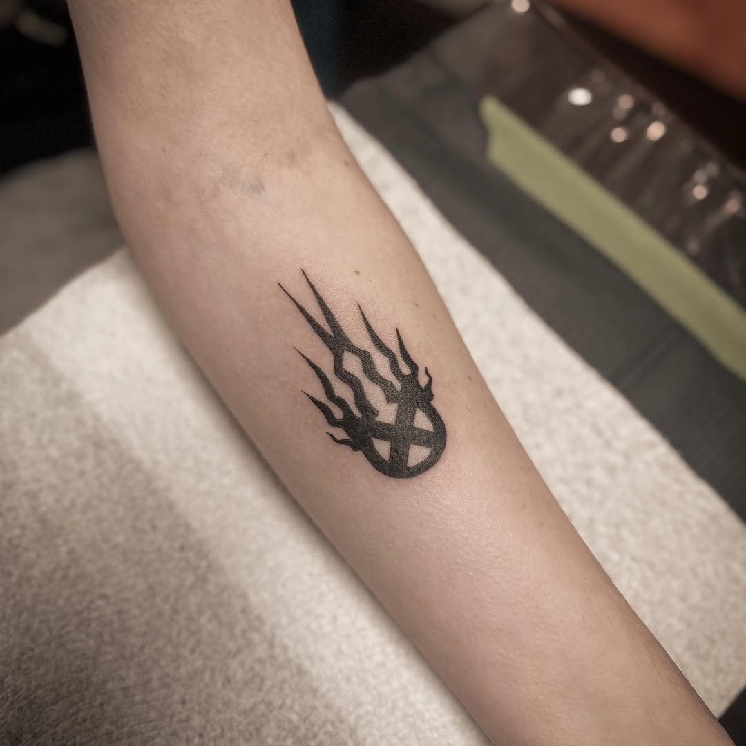 Tattoo by @linework_lacey — black_and_grey