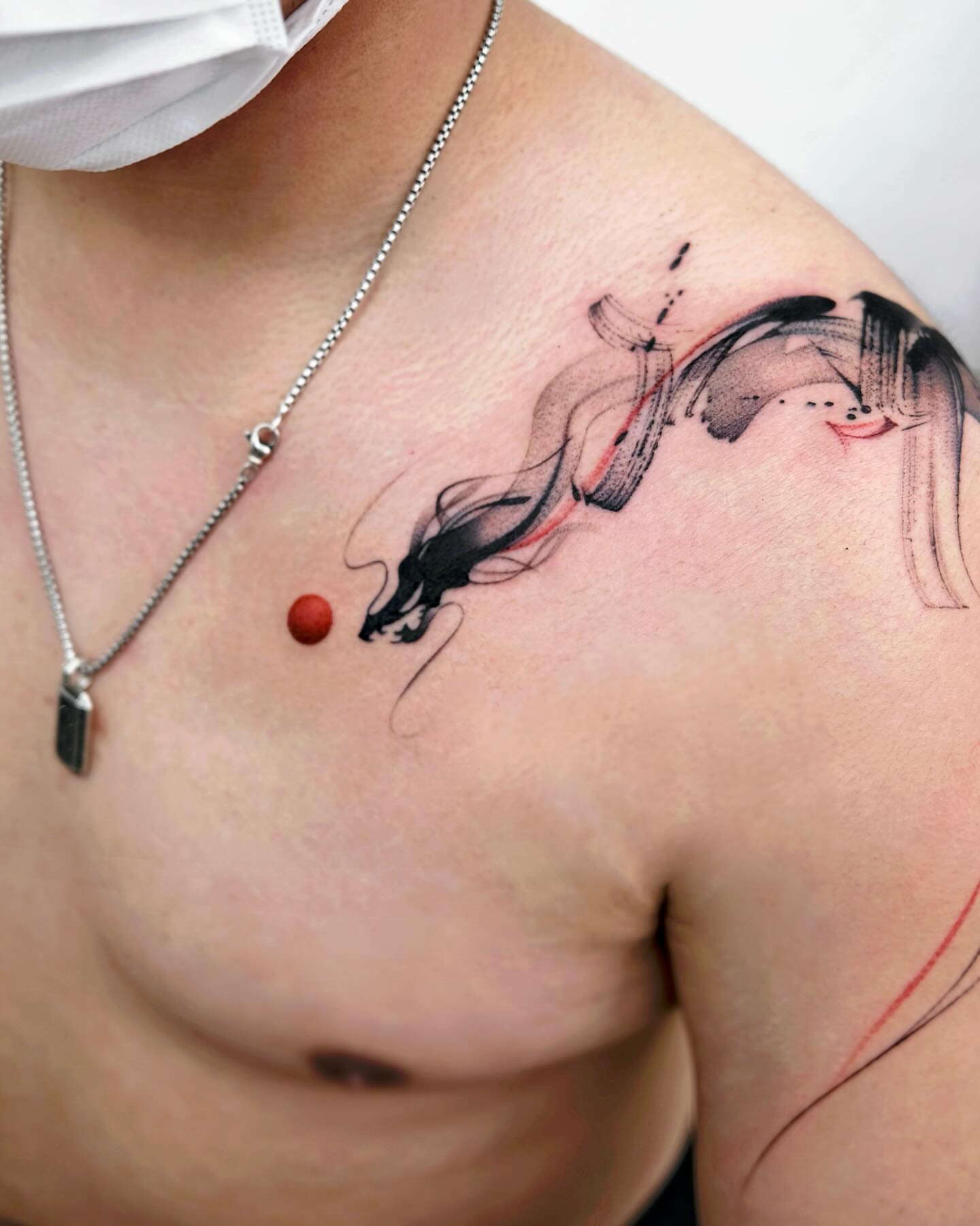 Tattoo by @mukyeon_tattoo — black_and_grey, minimalist