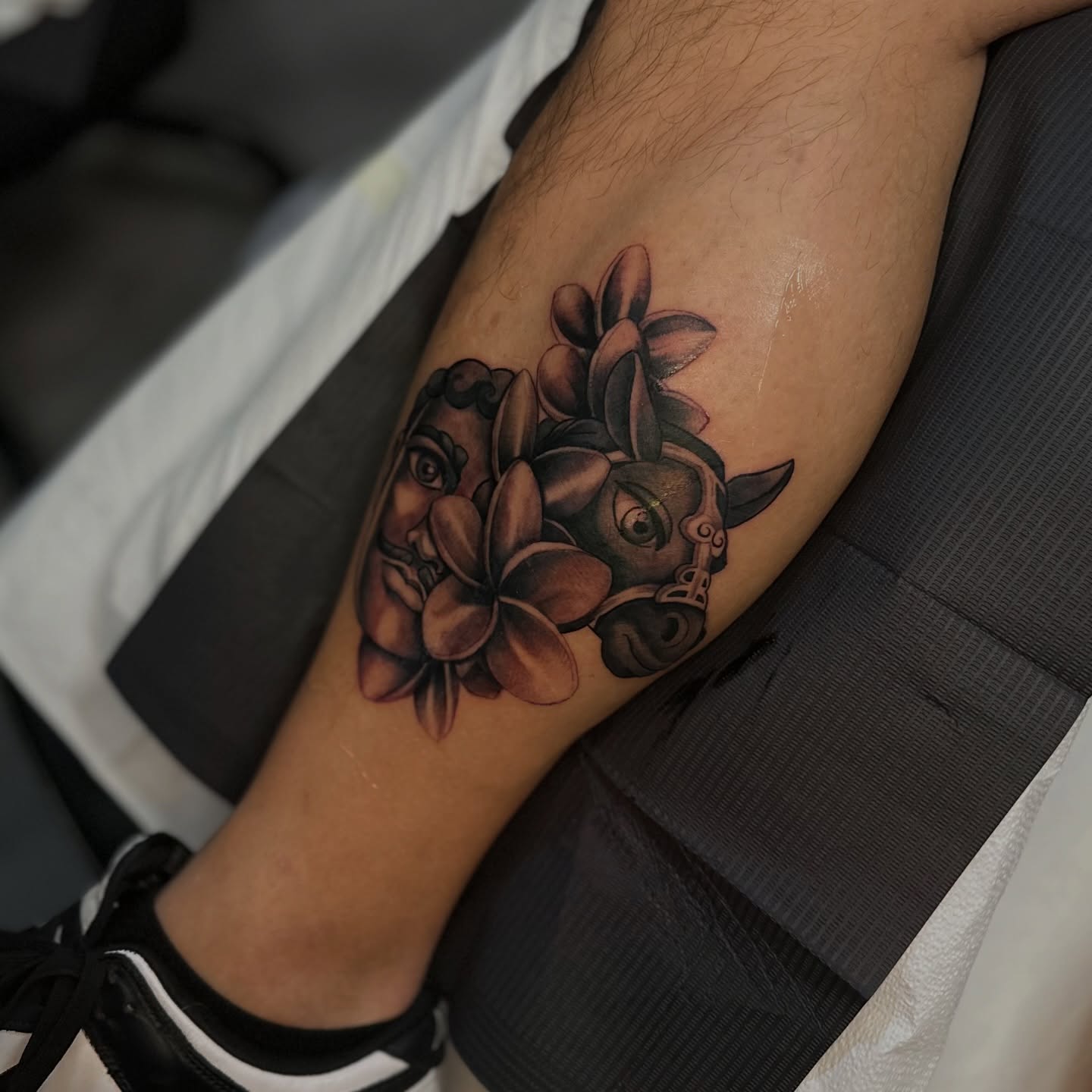 Tattoo by @tattoosbysinderella — american_traditional, black_and_grey