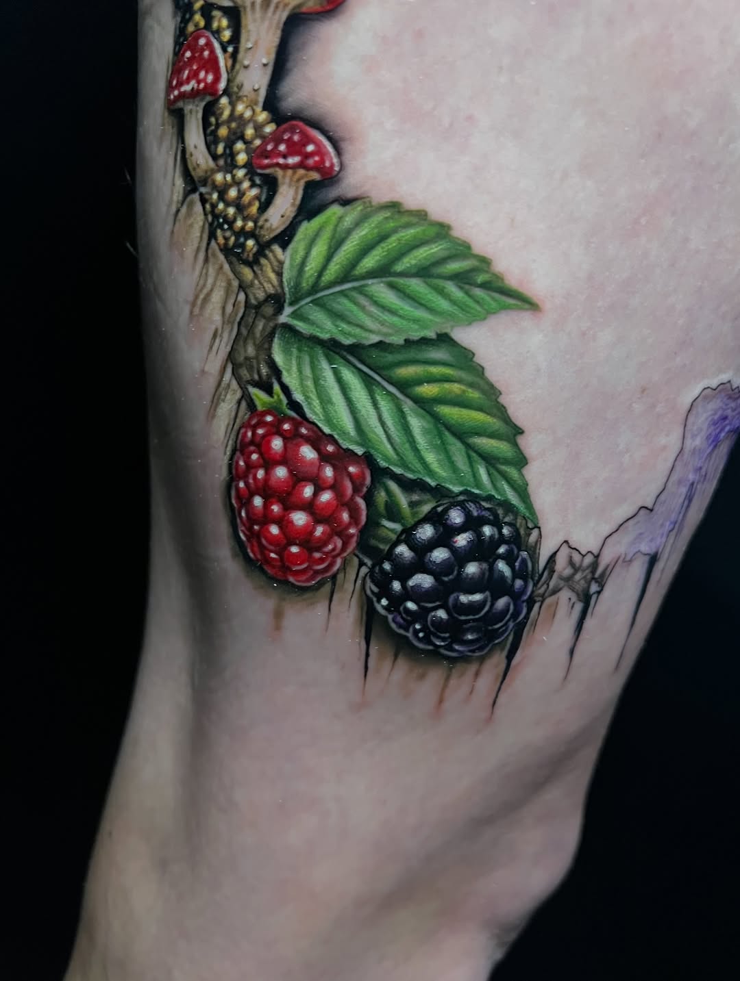 Tattoo by @jhedguevaratattoos — realism, botanical