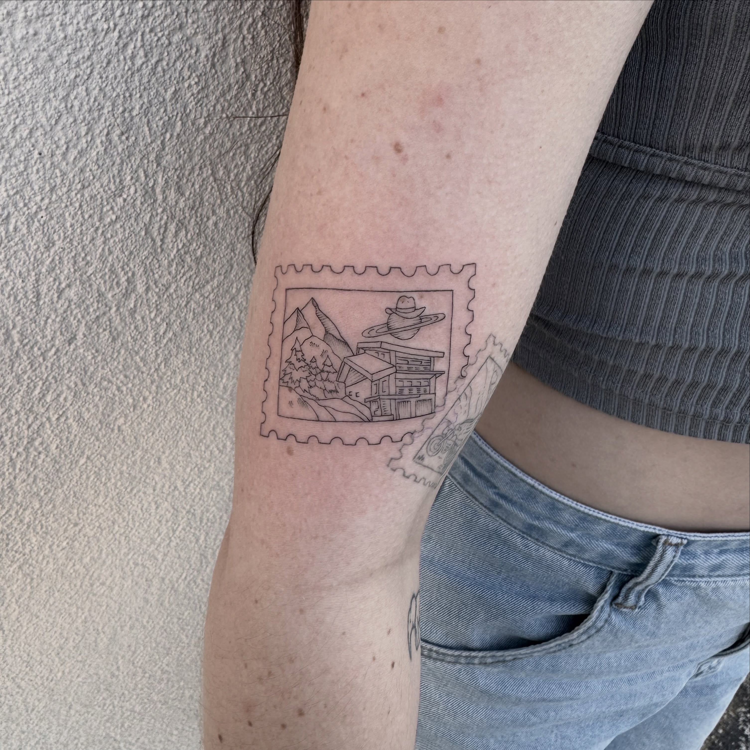 Tattoo by @madisonpaigedavenport — black_and_grey