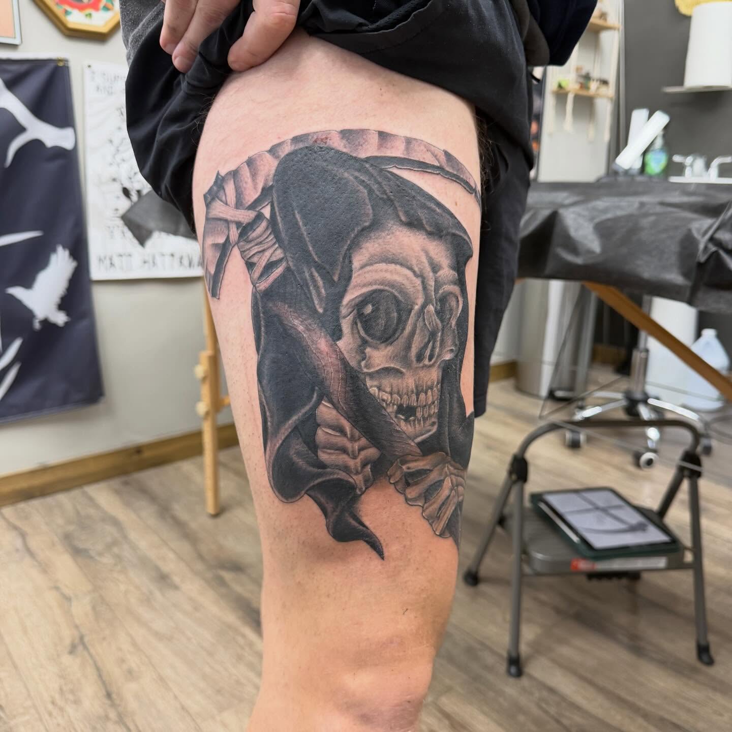 Pirate skull realism tattoo on the thigh by Matt Hattaway
