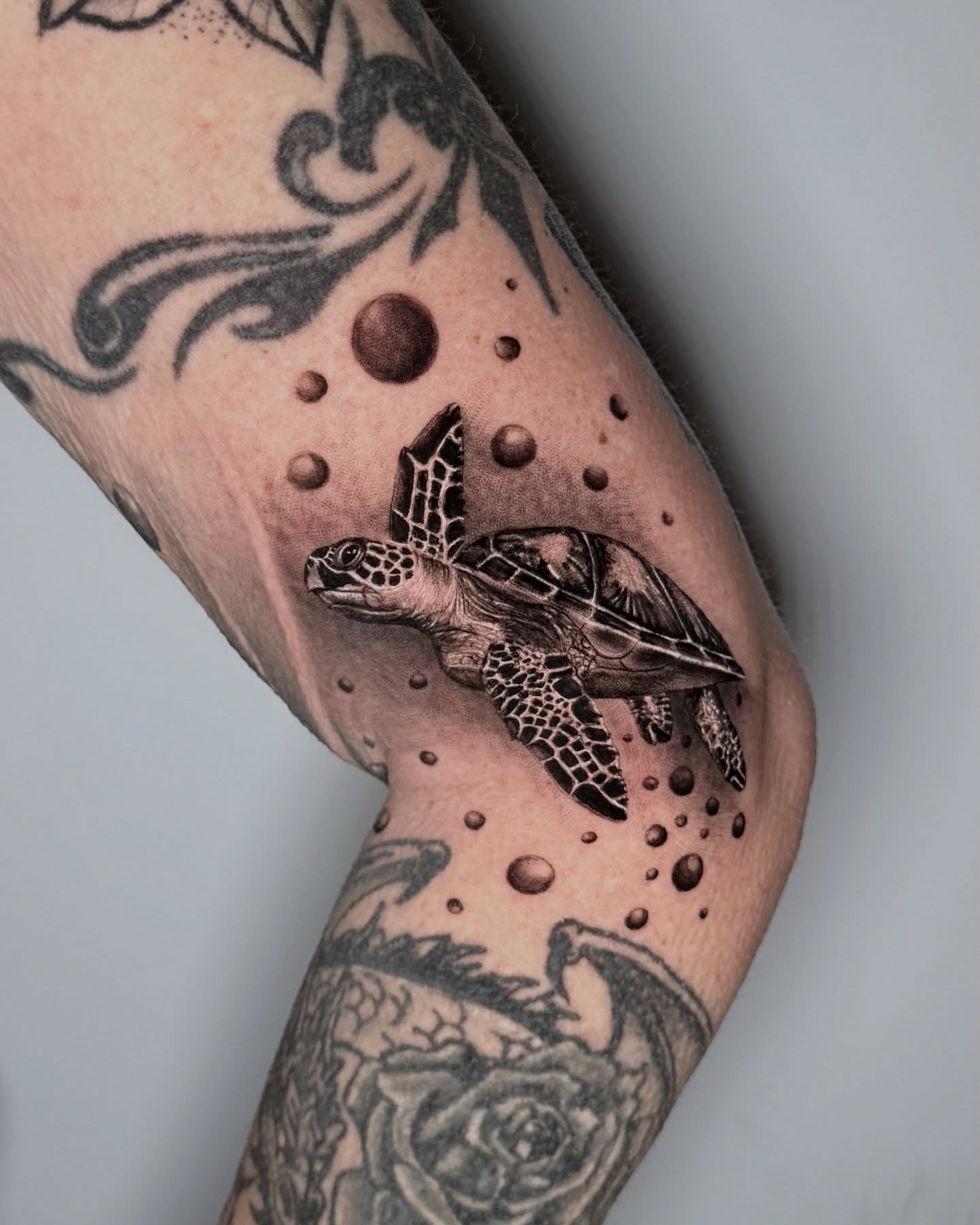 Tattoo by @katherinatattoos โ dotwork
