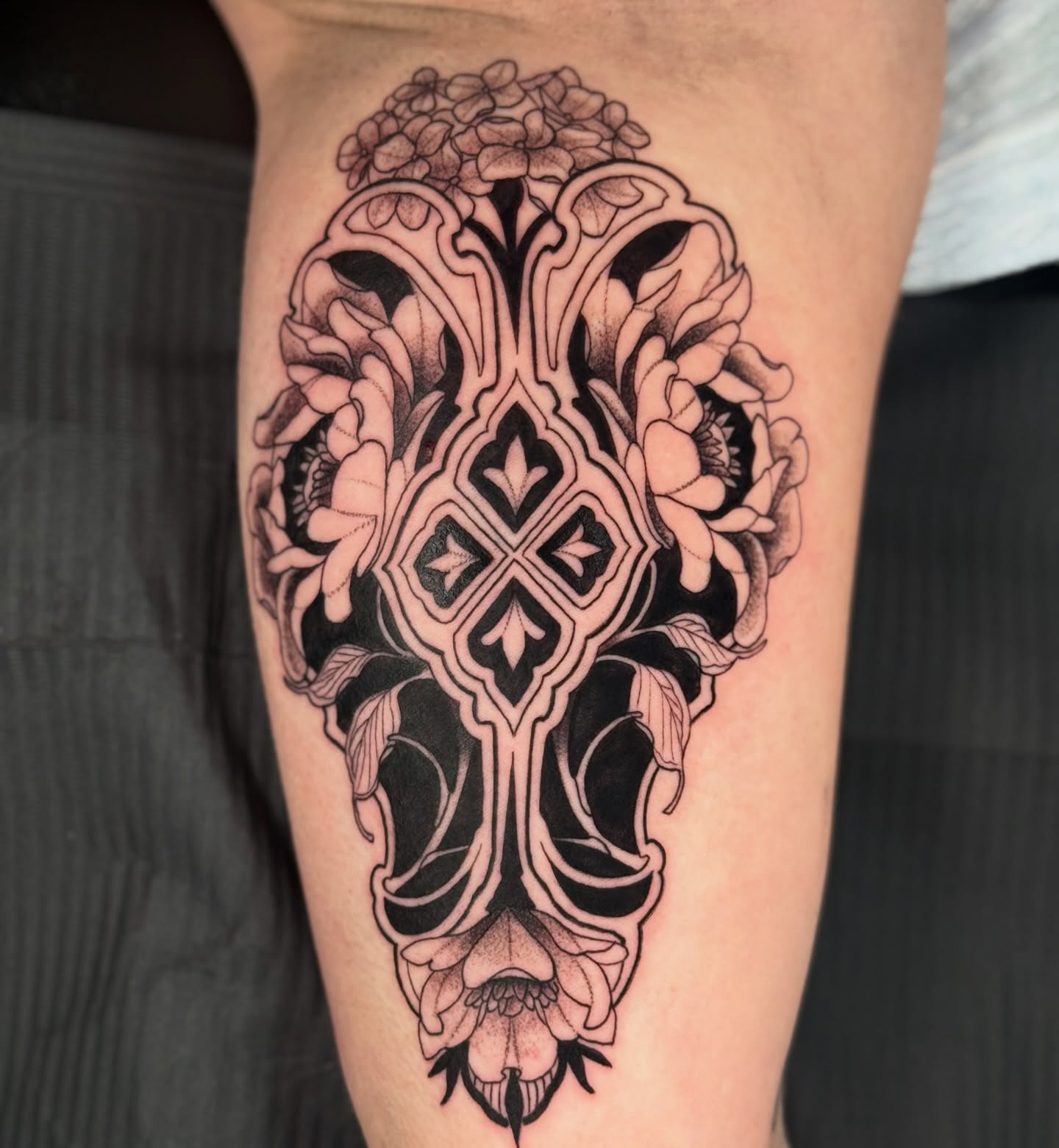 Tattoo by @artbytevin — black_and_grey, geometric
