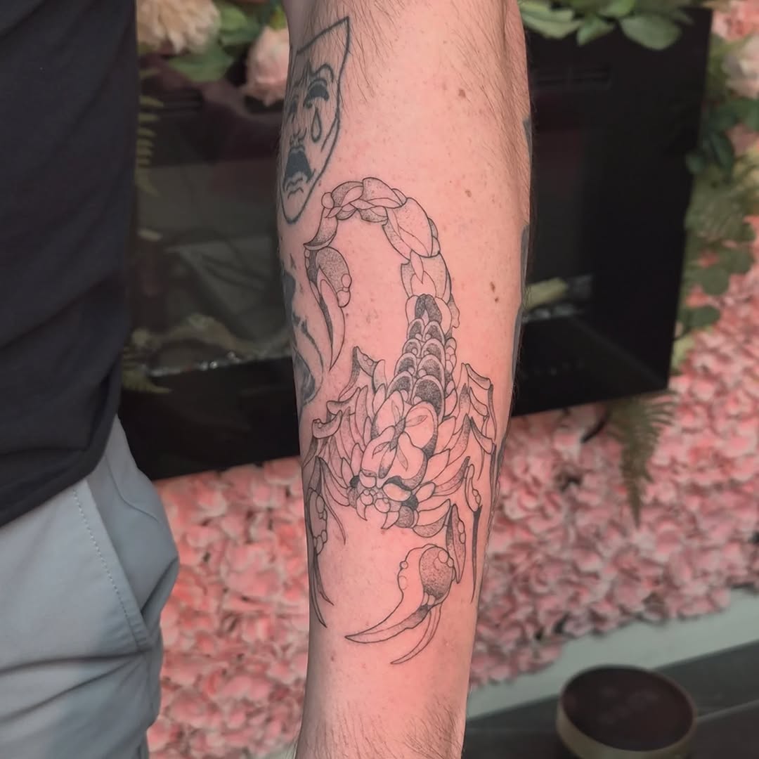 Tattoo by @venomxdesigns β black_and_grey, fine_line