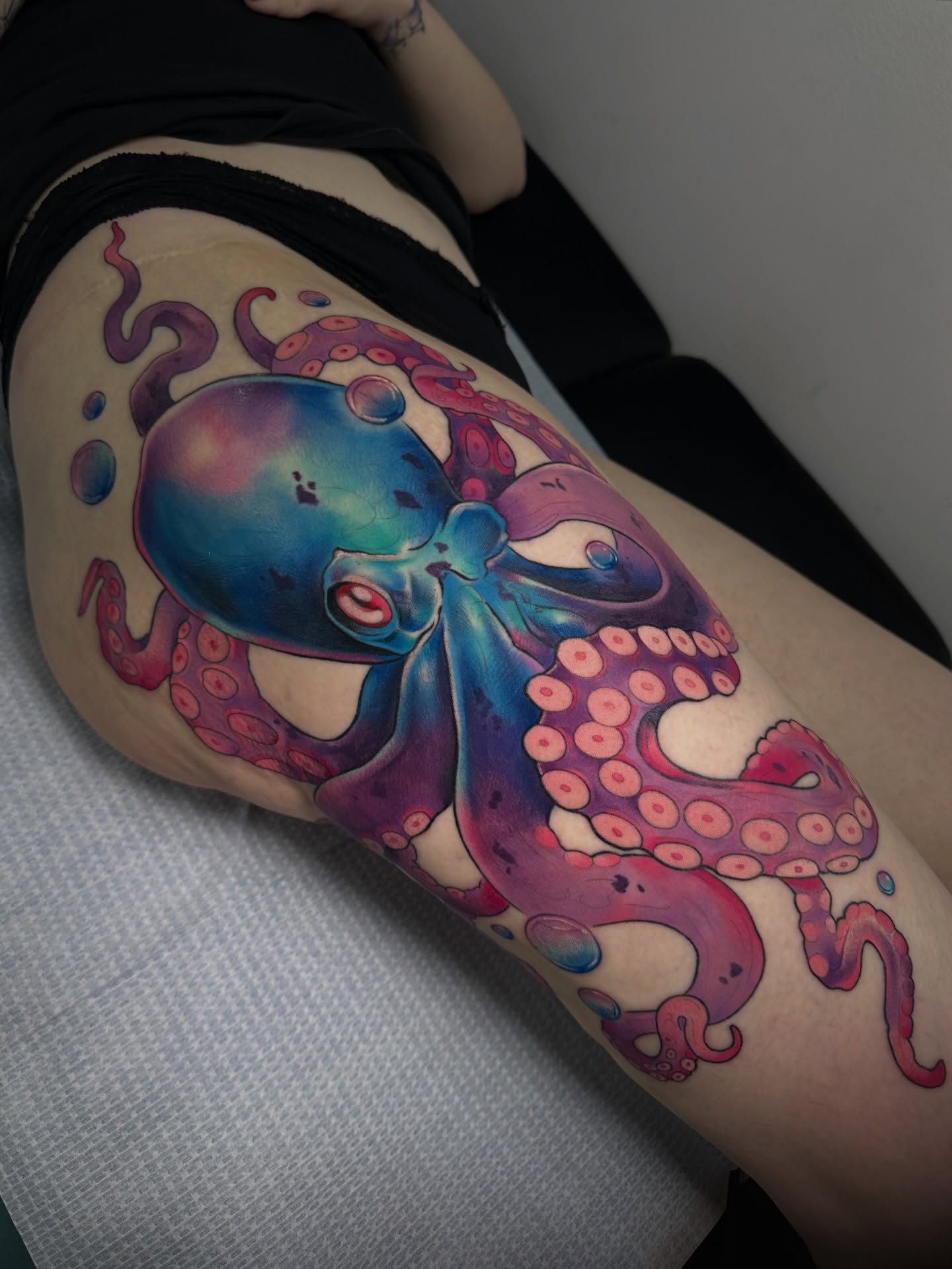 Tattoo by @tiaberrys — realism, dotwork