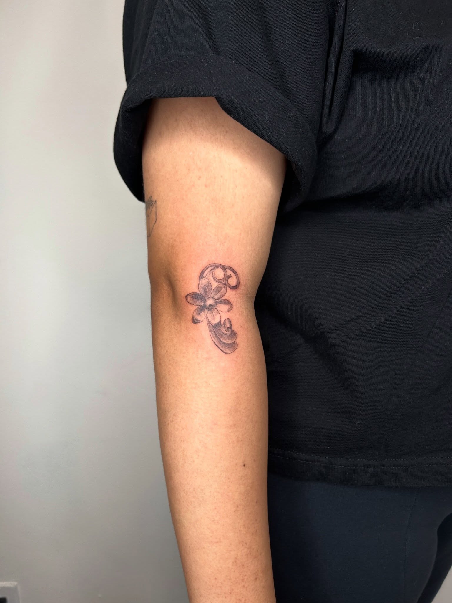 Tattoo by @lampladytattoos — black_and_grey