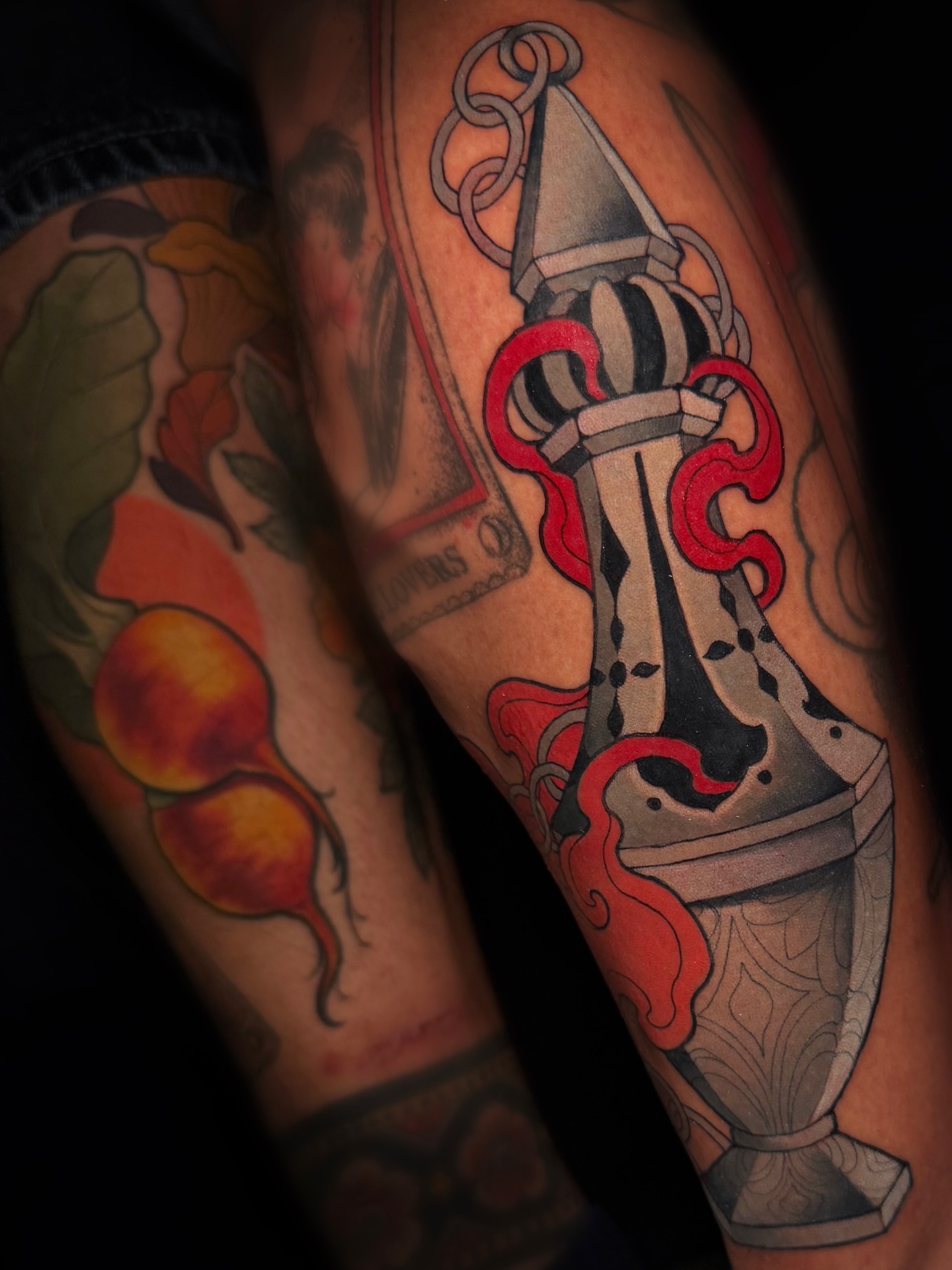 Tattoo by @kikifiligree — american_traditional