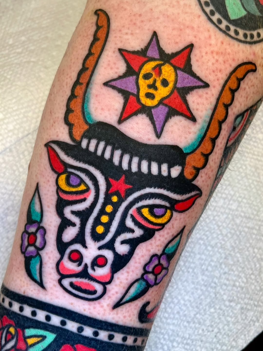 Tattoo by @jonnybearhands — american_traditional