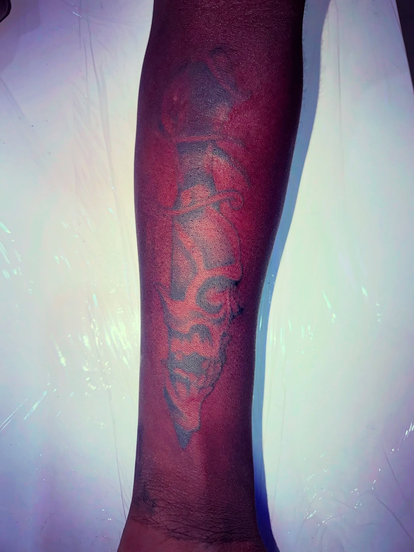 Tattoo by @dy3tatts โ dotwork