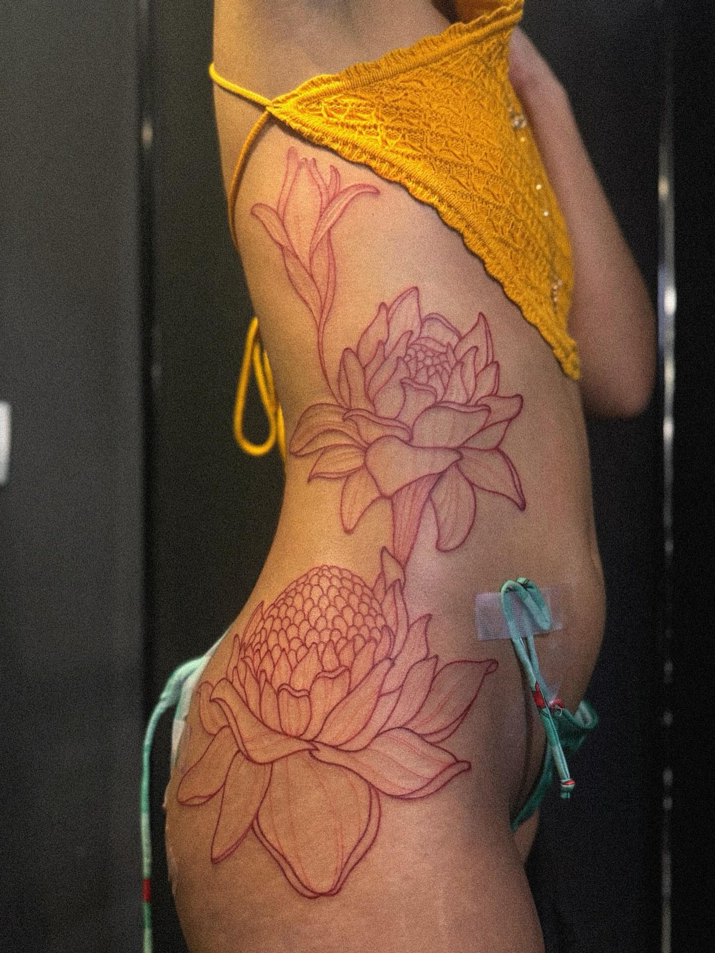 Tattoo by @hongma_tt โ dotwork