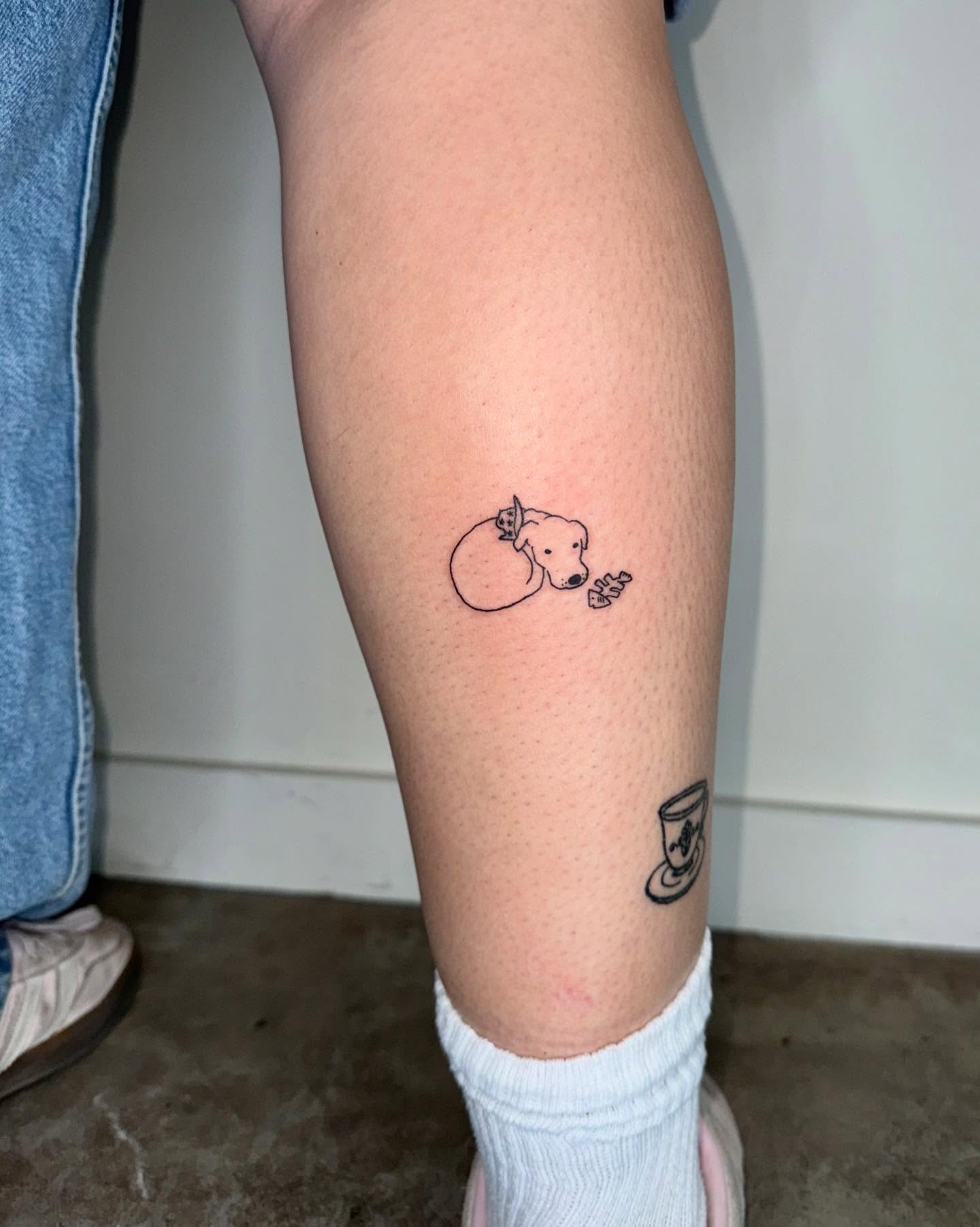 Bear fine line tattoo on the calf by 림구타투