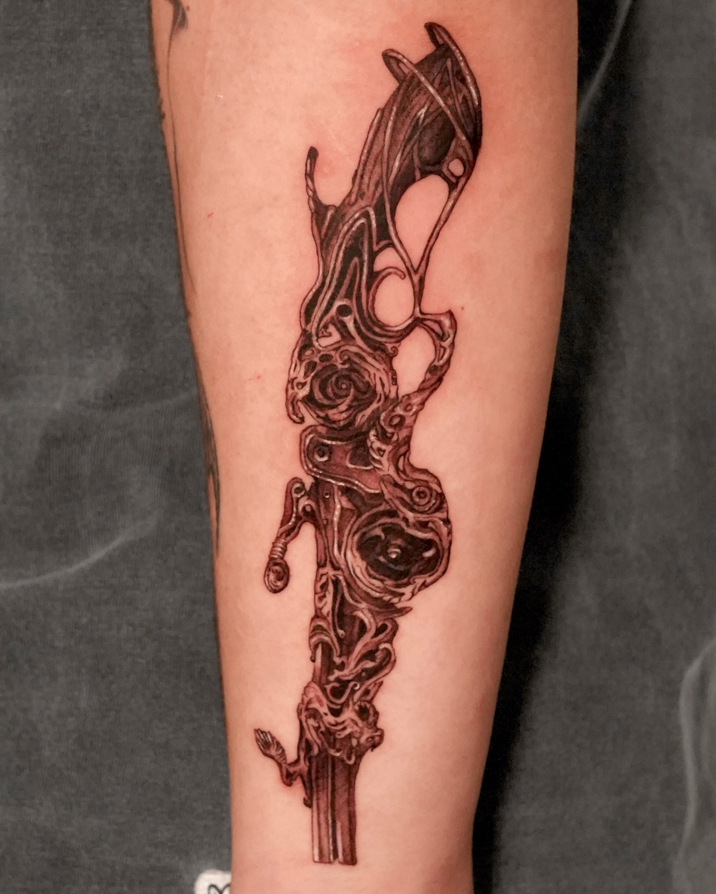 Tattoo by @2erotatt2 — black_and_grey, geometric