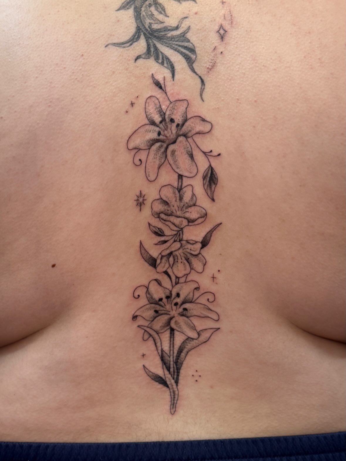 Lilies black and grey tattoo by Kamakana Pankiwska