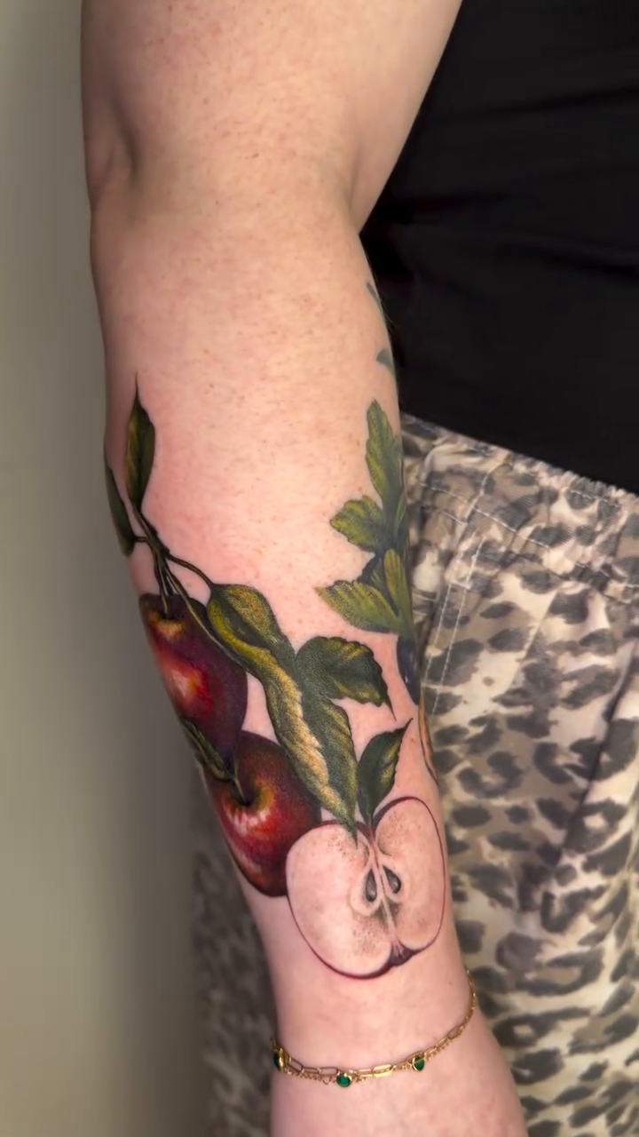 Apples on a branch realism tattoo by 𓆏 Alyssa Carbonara 𓆏