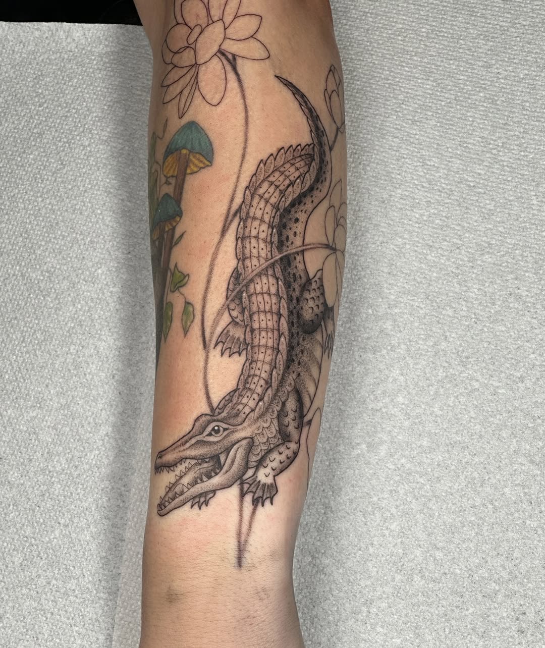 Tattoo by @nicolettemadlyne — black_and_grey, realism
