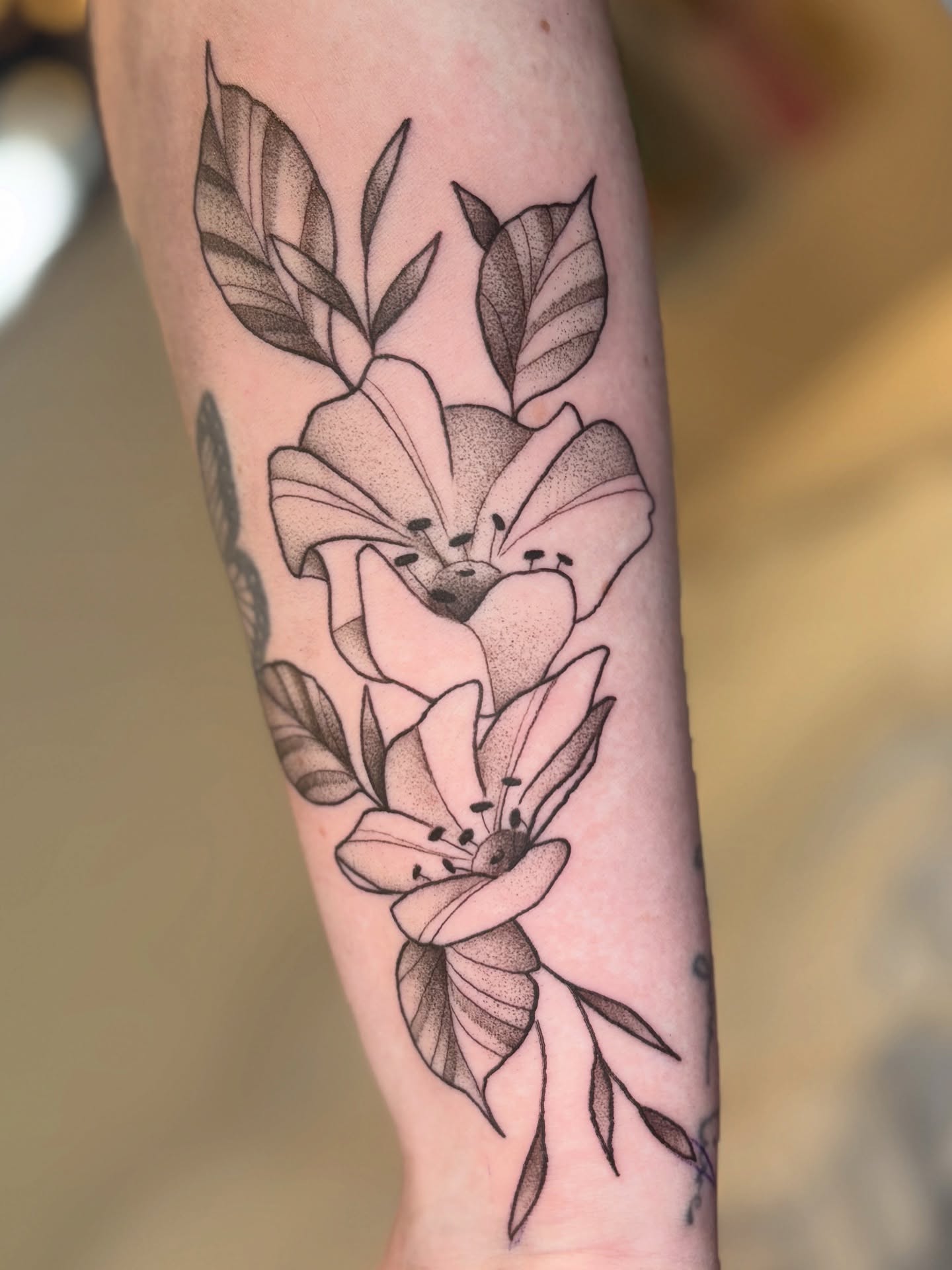 Tattoo by @draventoewstattoo — dotwork