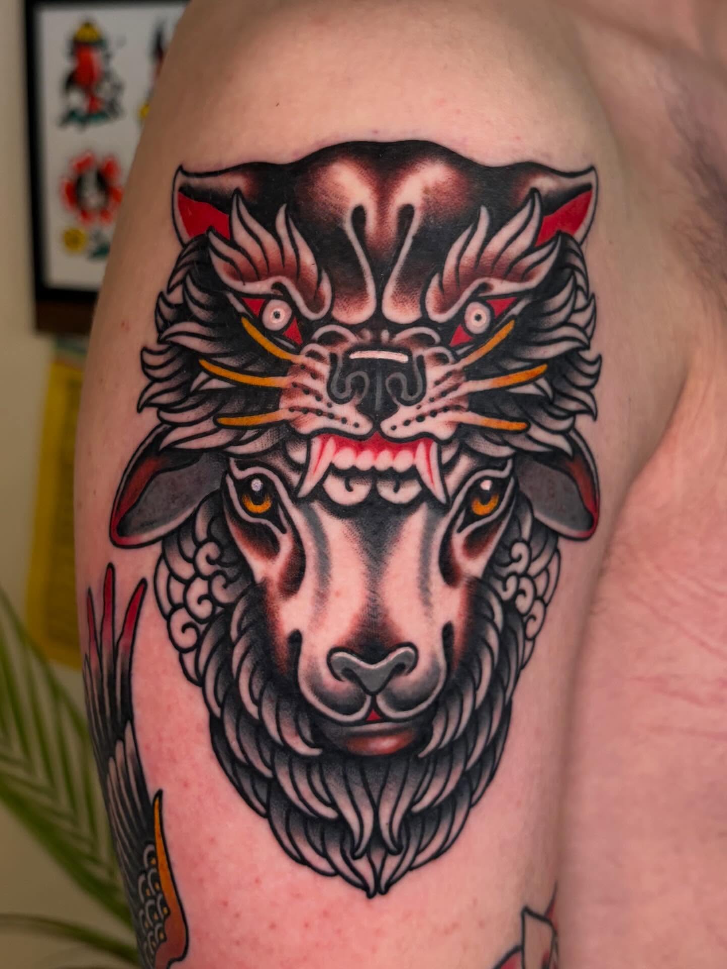 Lion American traditional tattoo on the thigh by ๐ป๐๐๐ ๐ณ๐๐๐๐๐๐ ๐๐๐