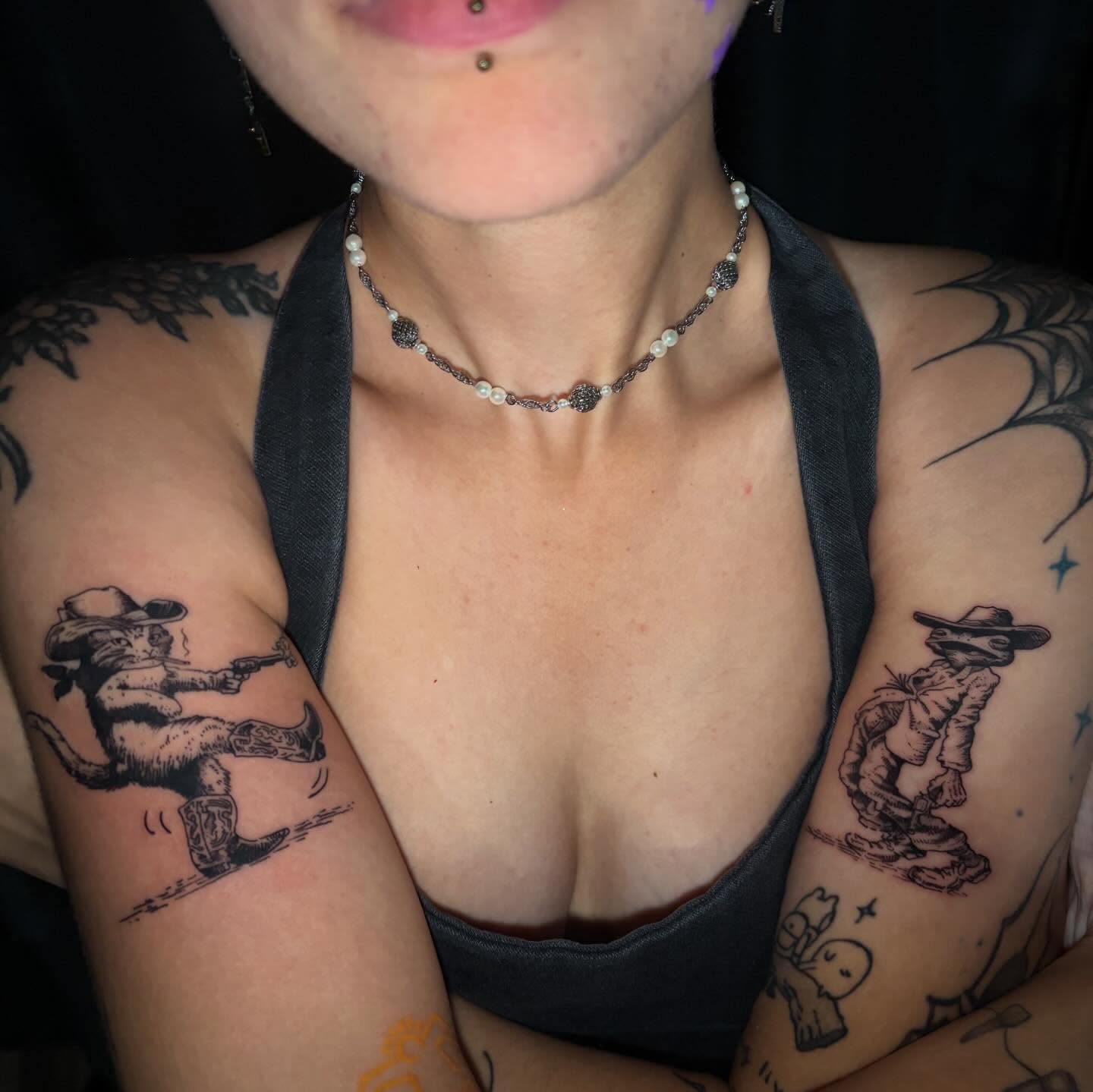 Cowboy black and grey tattoo on the upper arm by ꩜ 𖦹