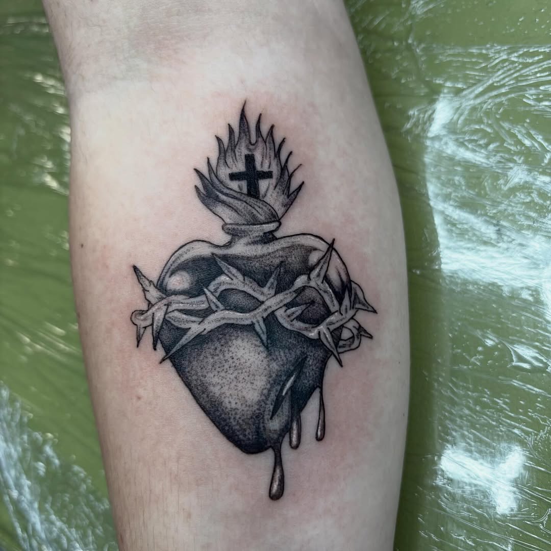 Tattoo by @gloomberrytattoos โ black_and_grey, chicano