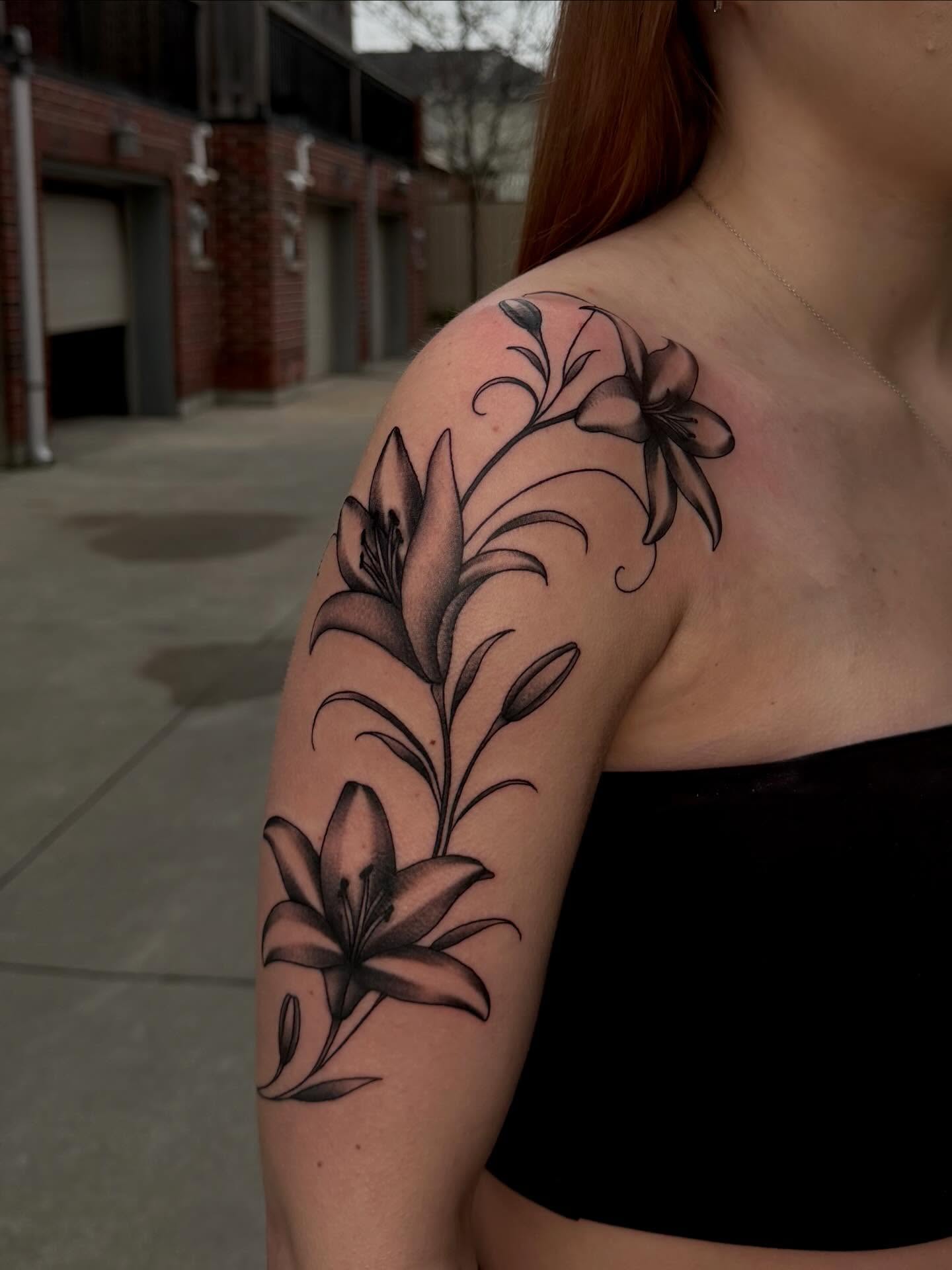 Tattoo by @markedbykris — black_and_grey