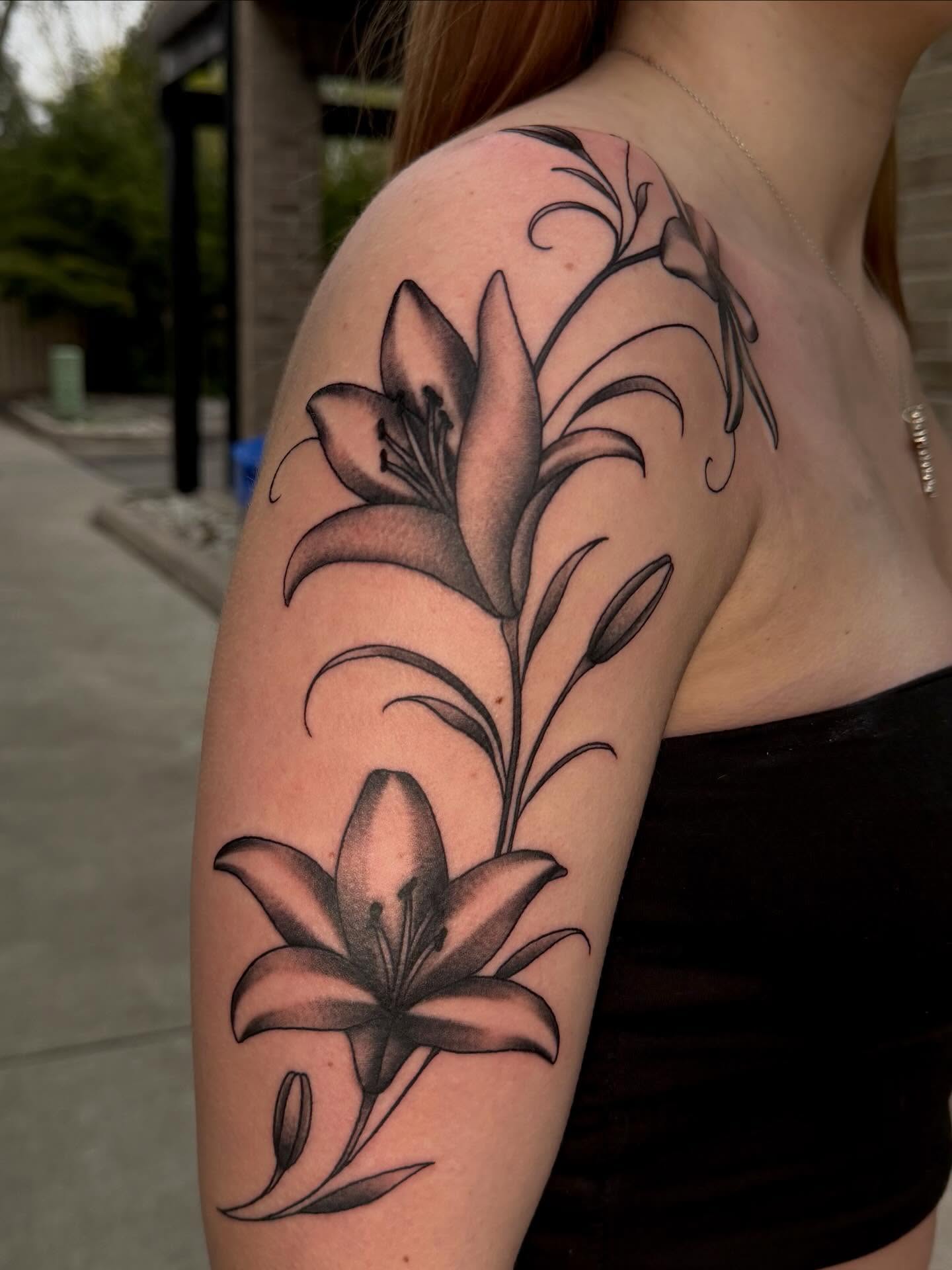 Tattoo by @markedbykris — black_and_grey