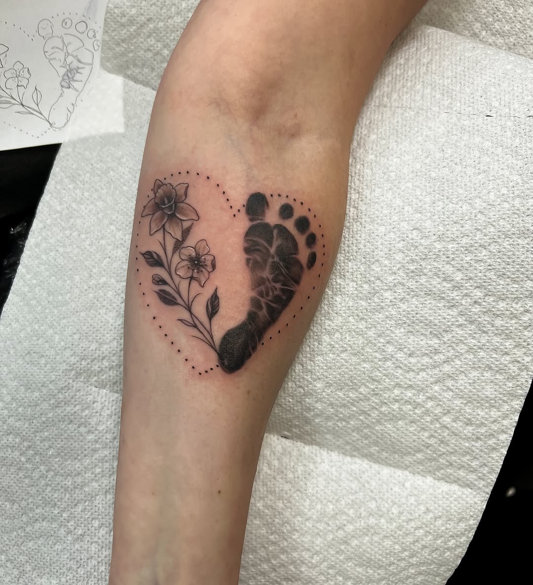 Tattoo by @carmelo_silva_ — dotwork, black_and_grey